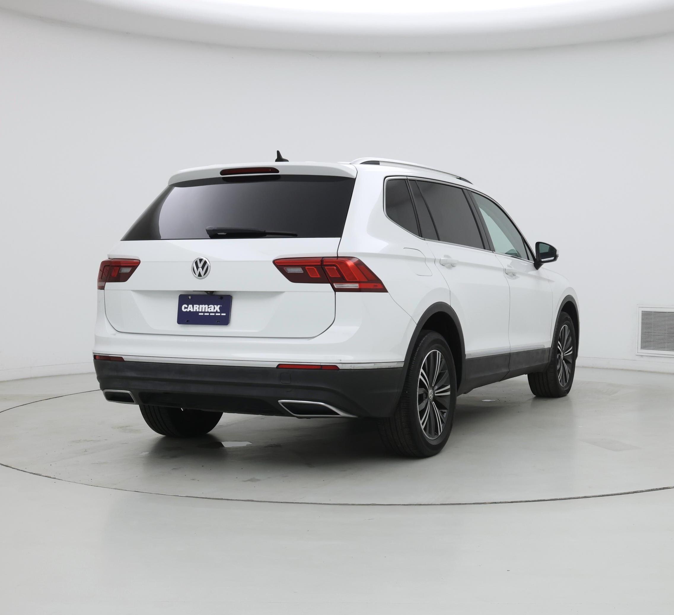 Thumbnail: 2018 Volkswagen Tiguan - 8