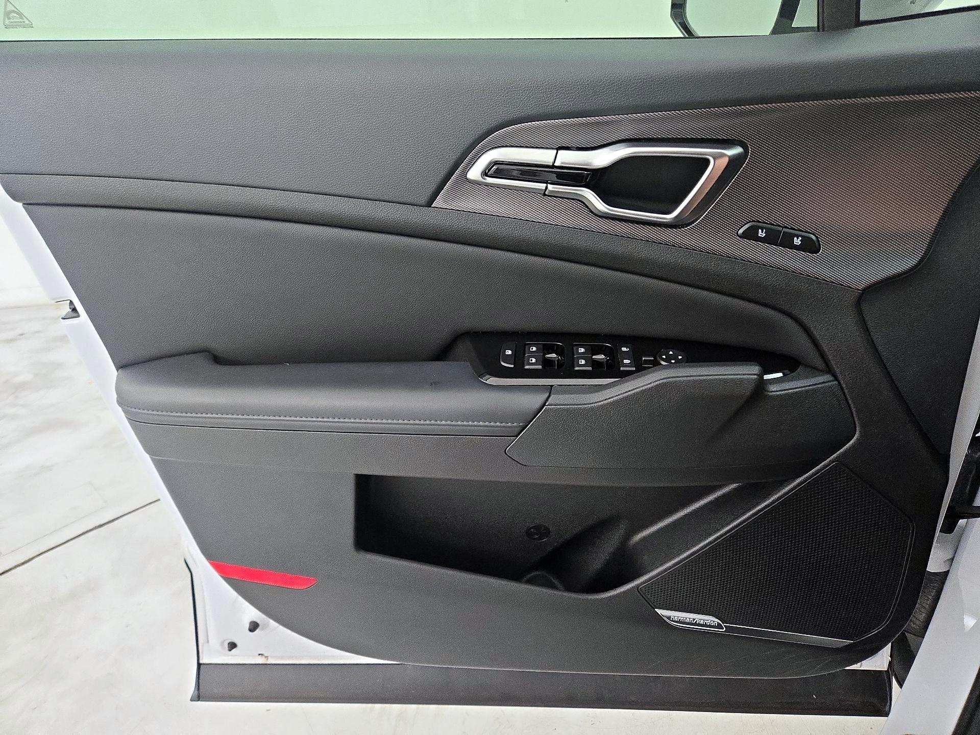 Thumbnail: 2023 Kia Sportage - 12