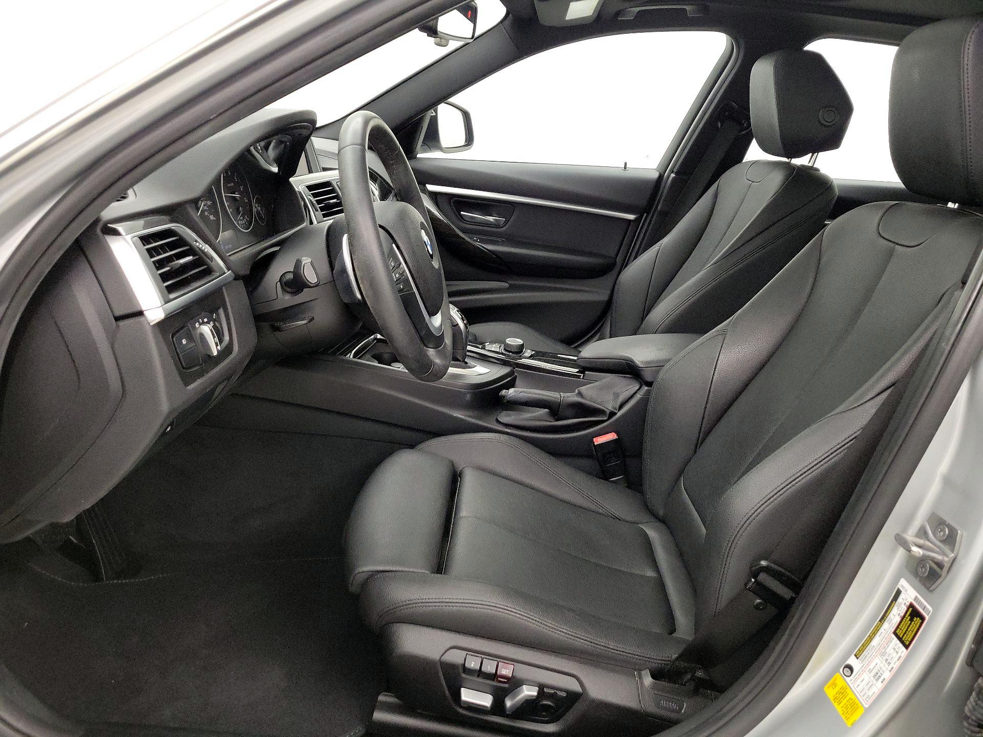 Thumbnail: 2018 BMW 3 Series - 11