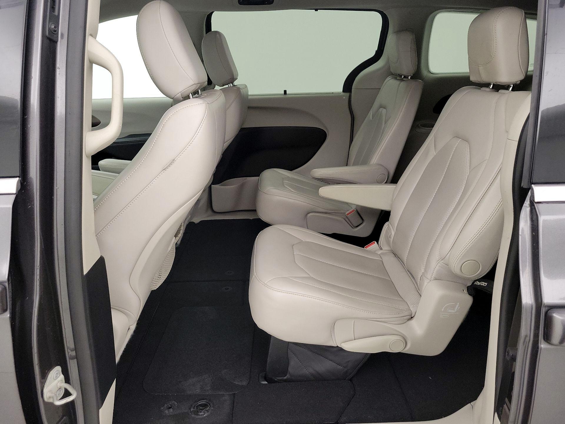 Thumbnail: 2021 Chrysler Voyager - 19