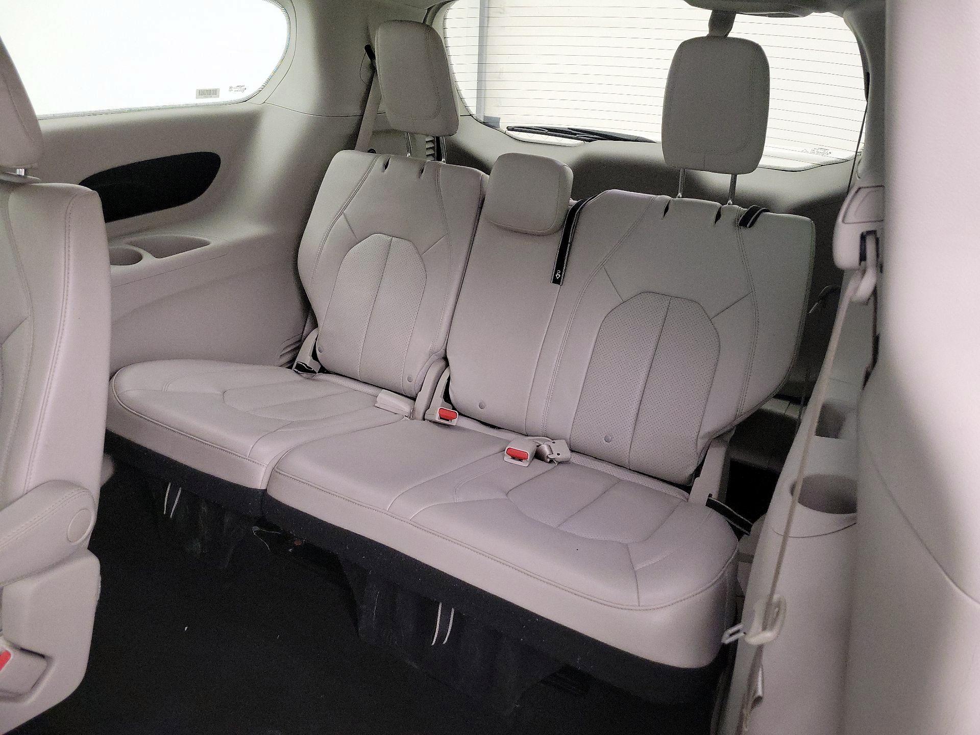 Thumbnail: 2021 Chrysler Voyager - 20