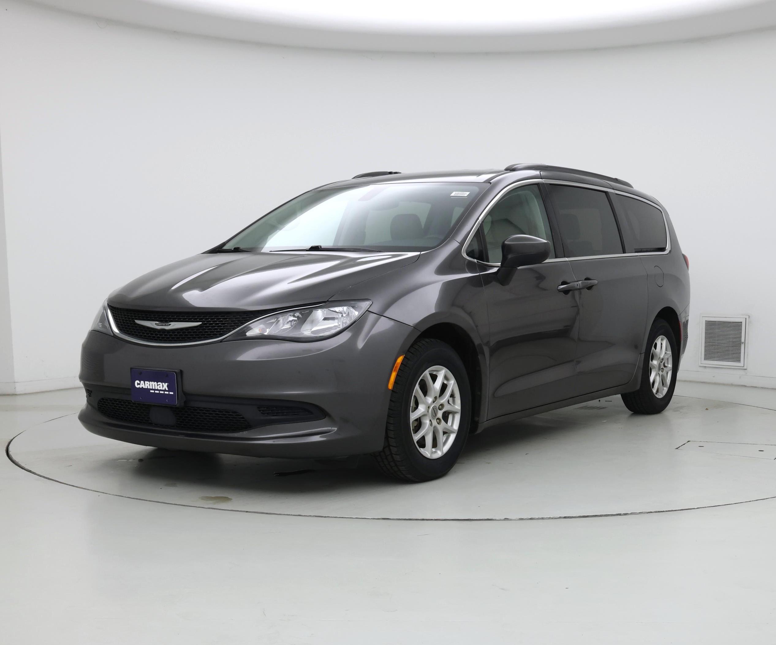 Thumbnail: 2021 Chrysler Voyager - 4