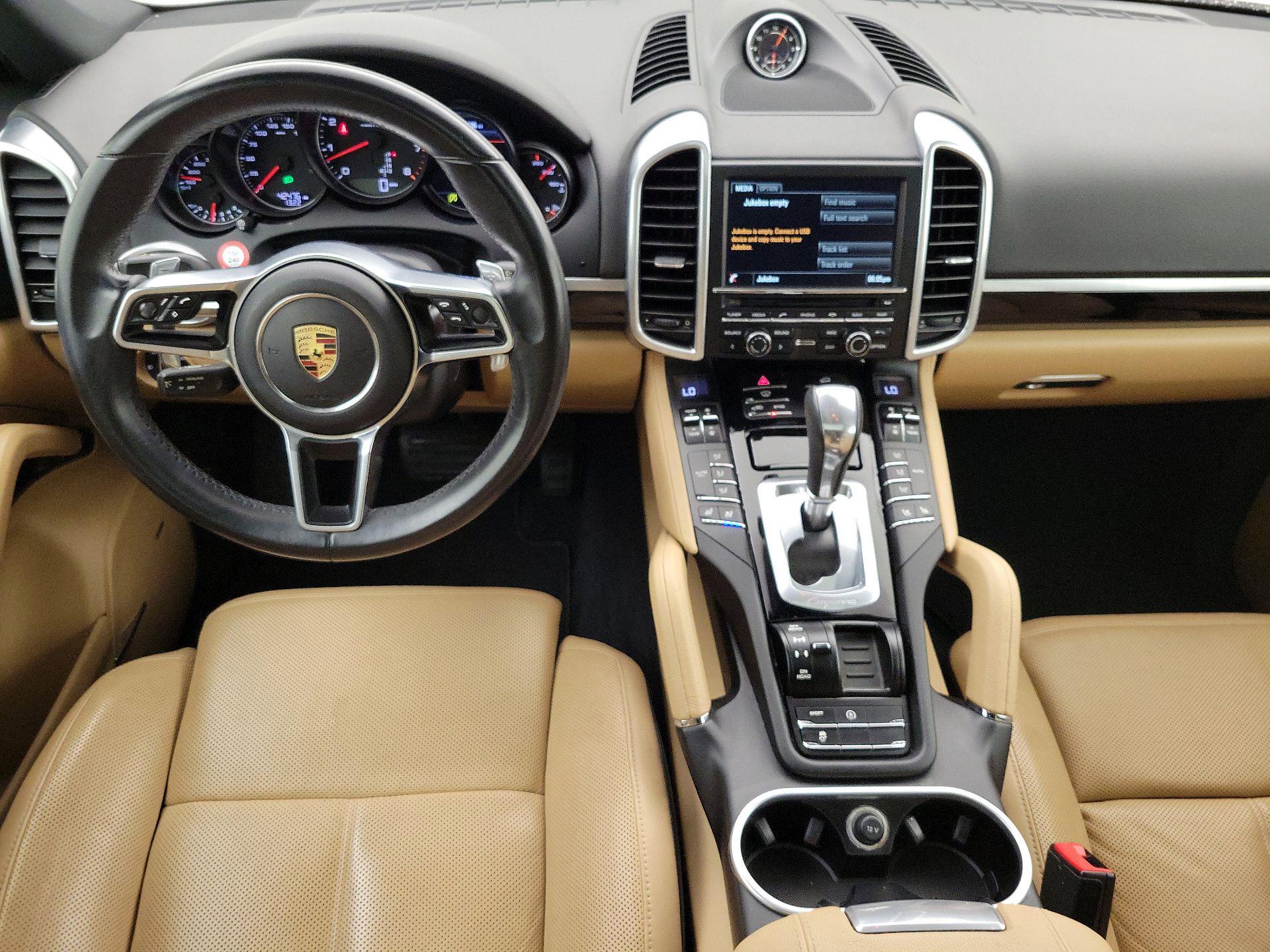 Thumbnail: 2016 Porsche Cayenne - 9