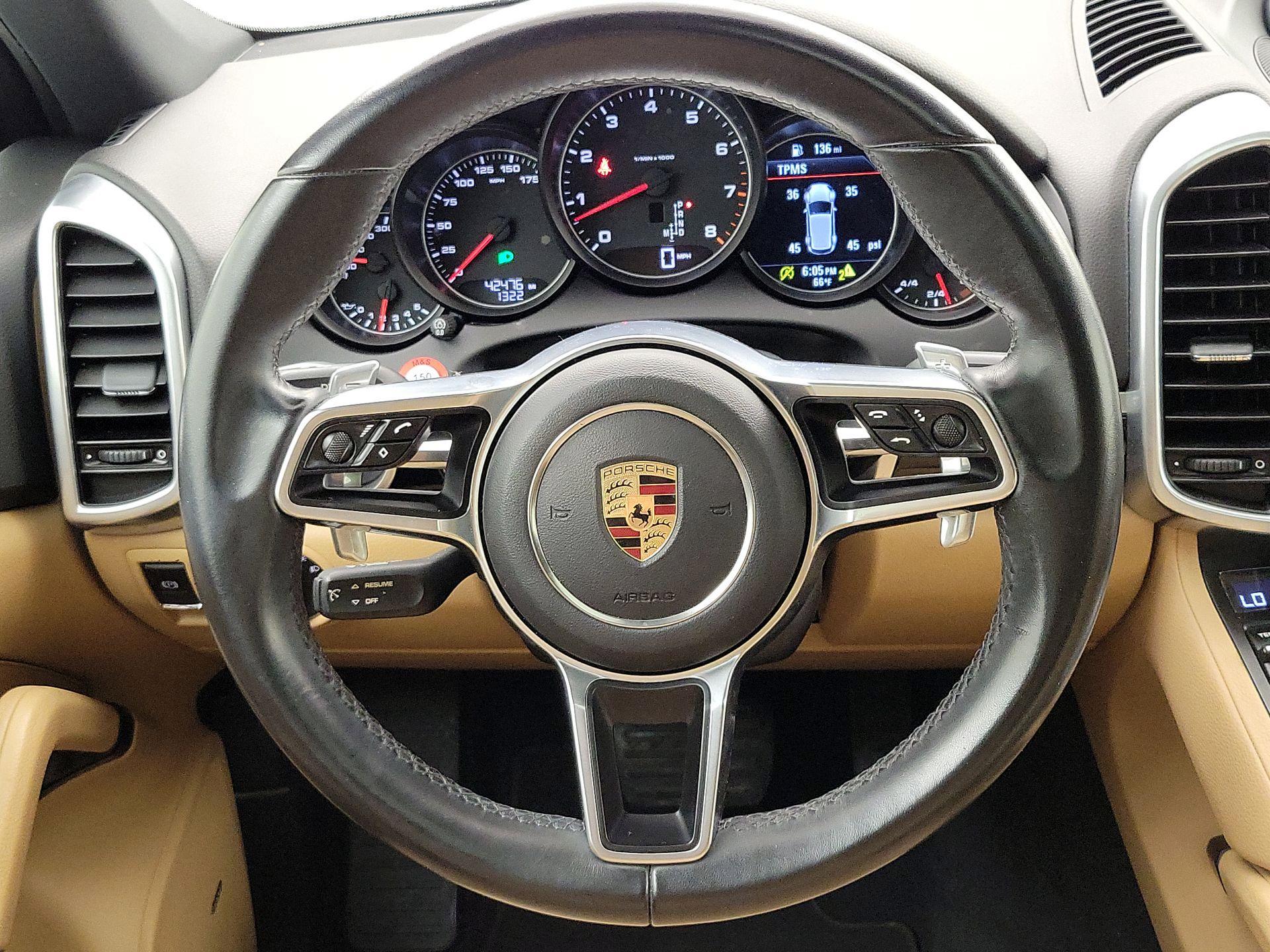 Thumbnail: 2016 Porsche Cayenne - 10