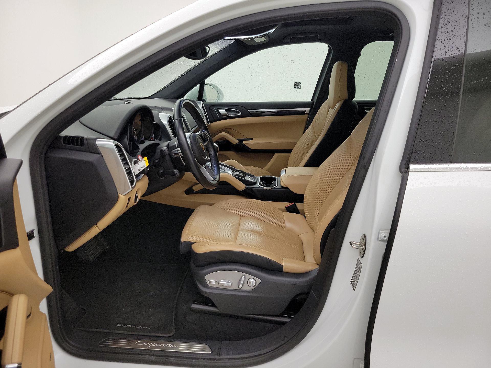 Thumbnail: 2016 Porsche Cayenne - 11