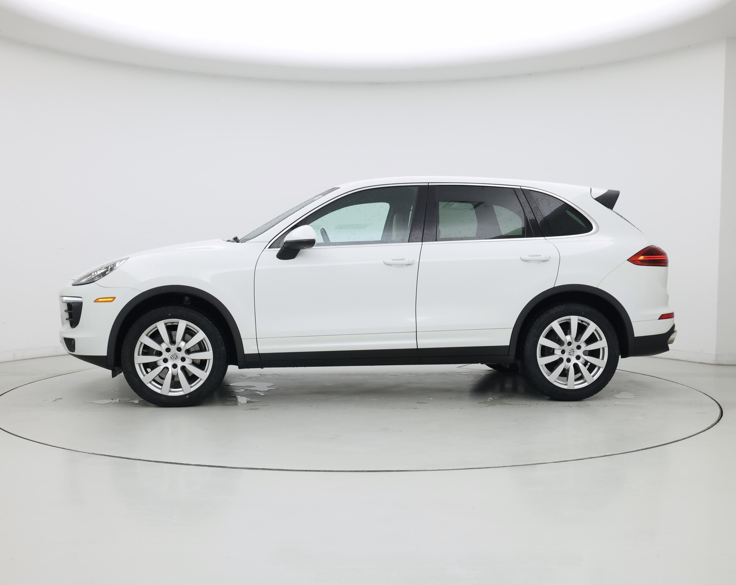 Thumbnail: 2016 Porsche Cayenne - 3