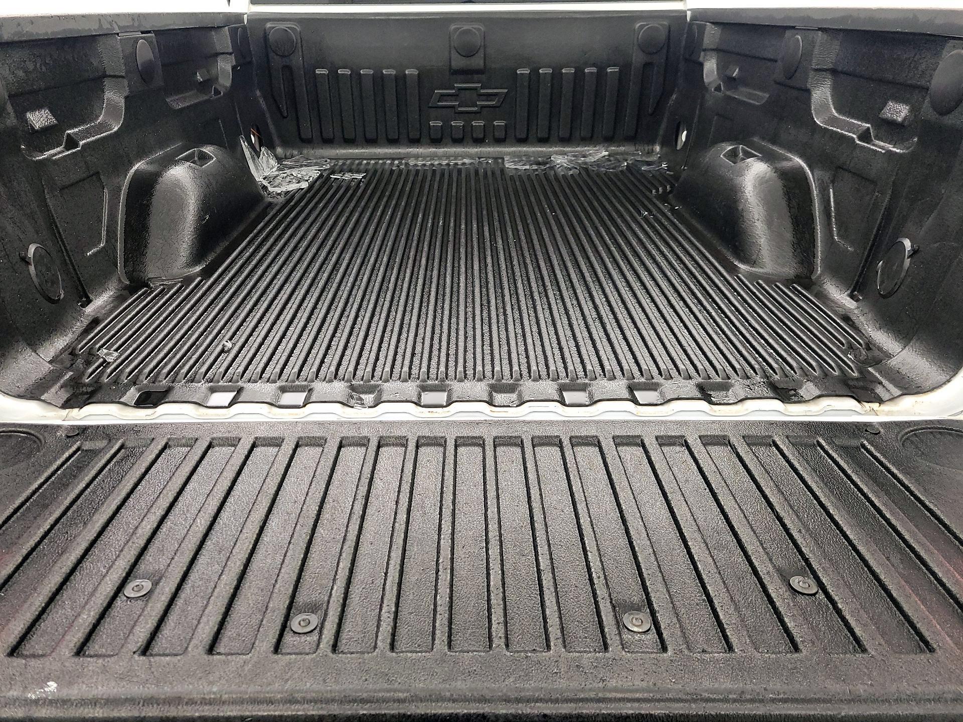 Thumbnail: 2017 Chevrolet Silverado 1500 - 19