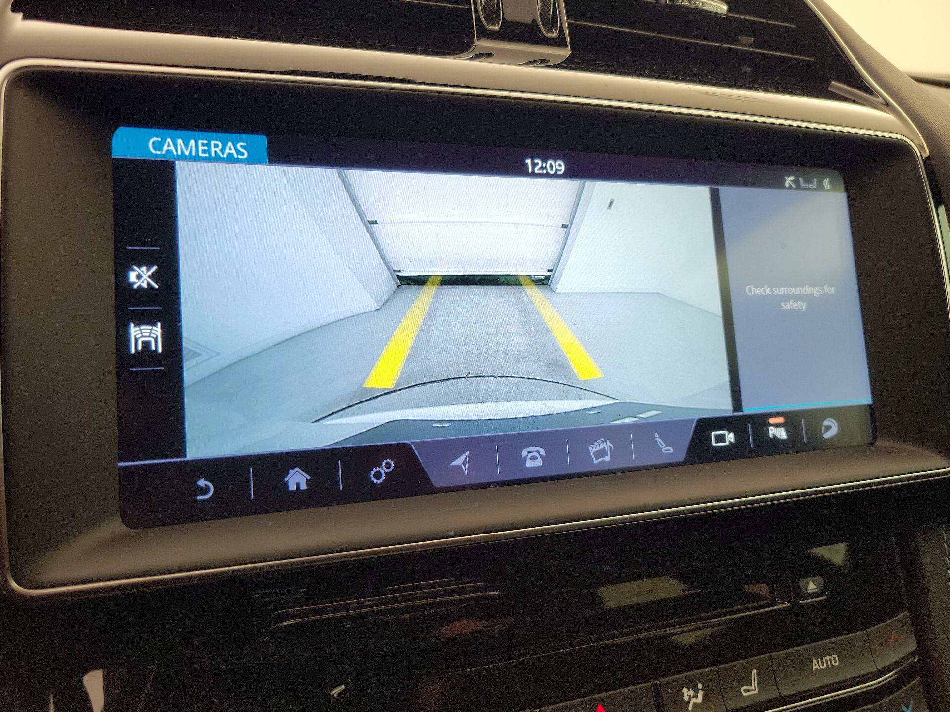 Thumbnail: 2019 Jaguar F-Pace - 15