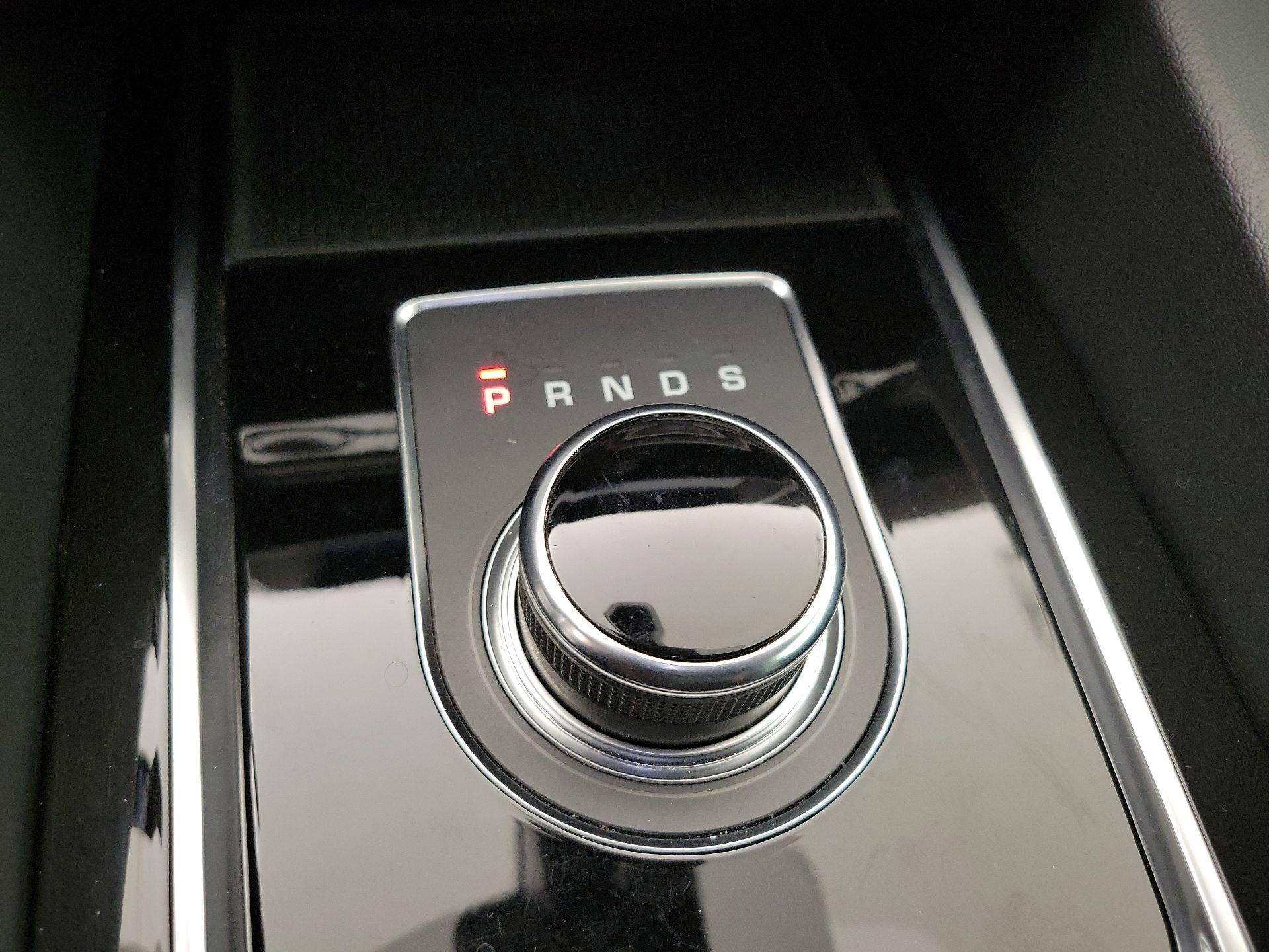 Thumbnail: 2019 Jaguar F-Pace - 18