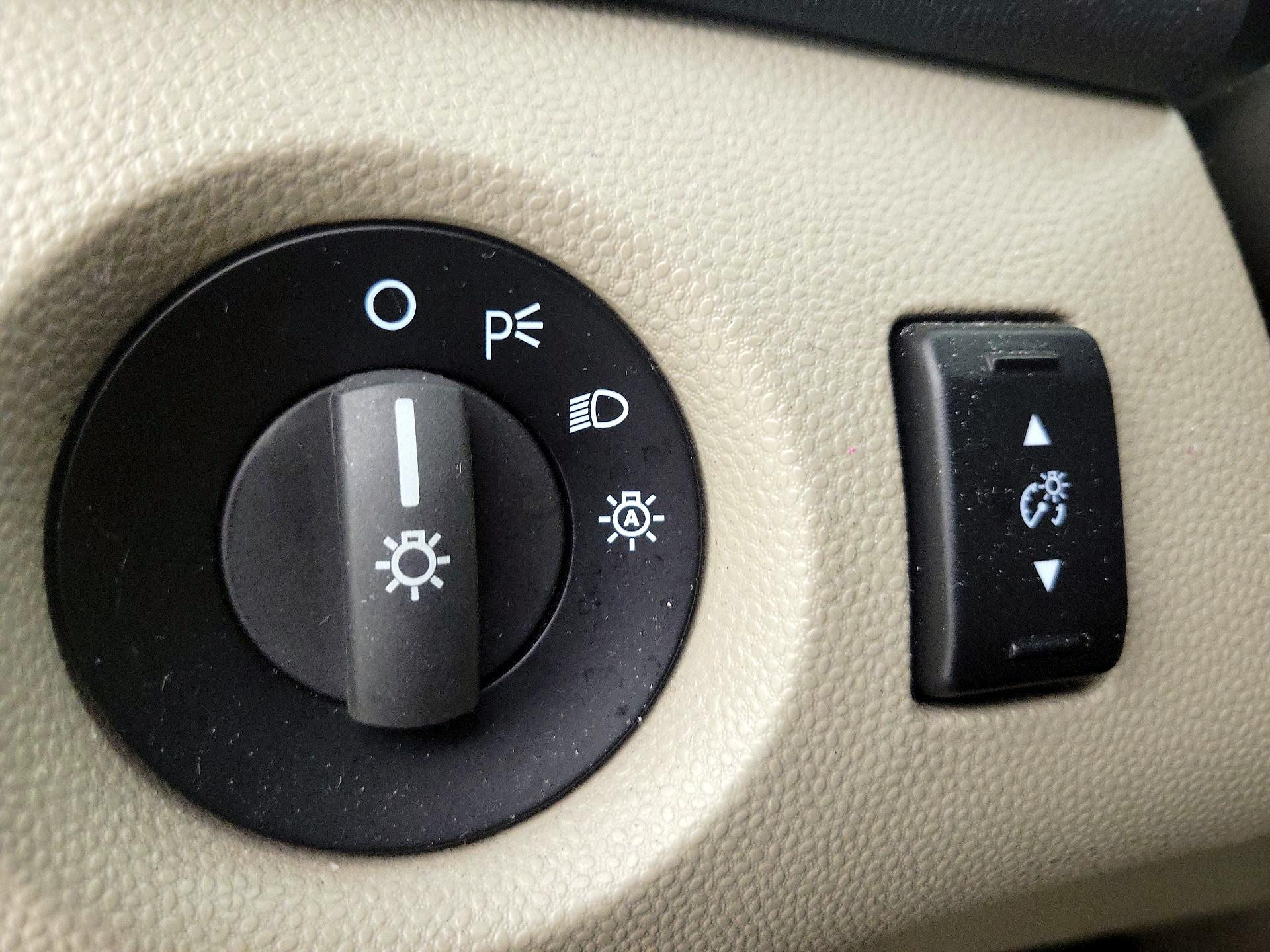 Thumbnail: 2015 Ford Fiesta - 13