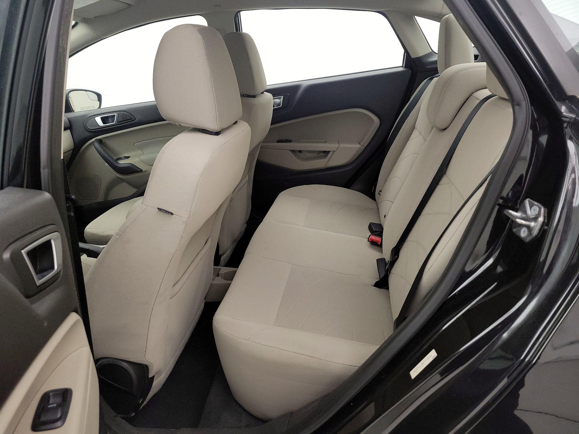 Thumbnail: 2015 Ford Fiesta - 18