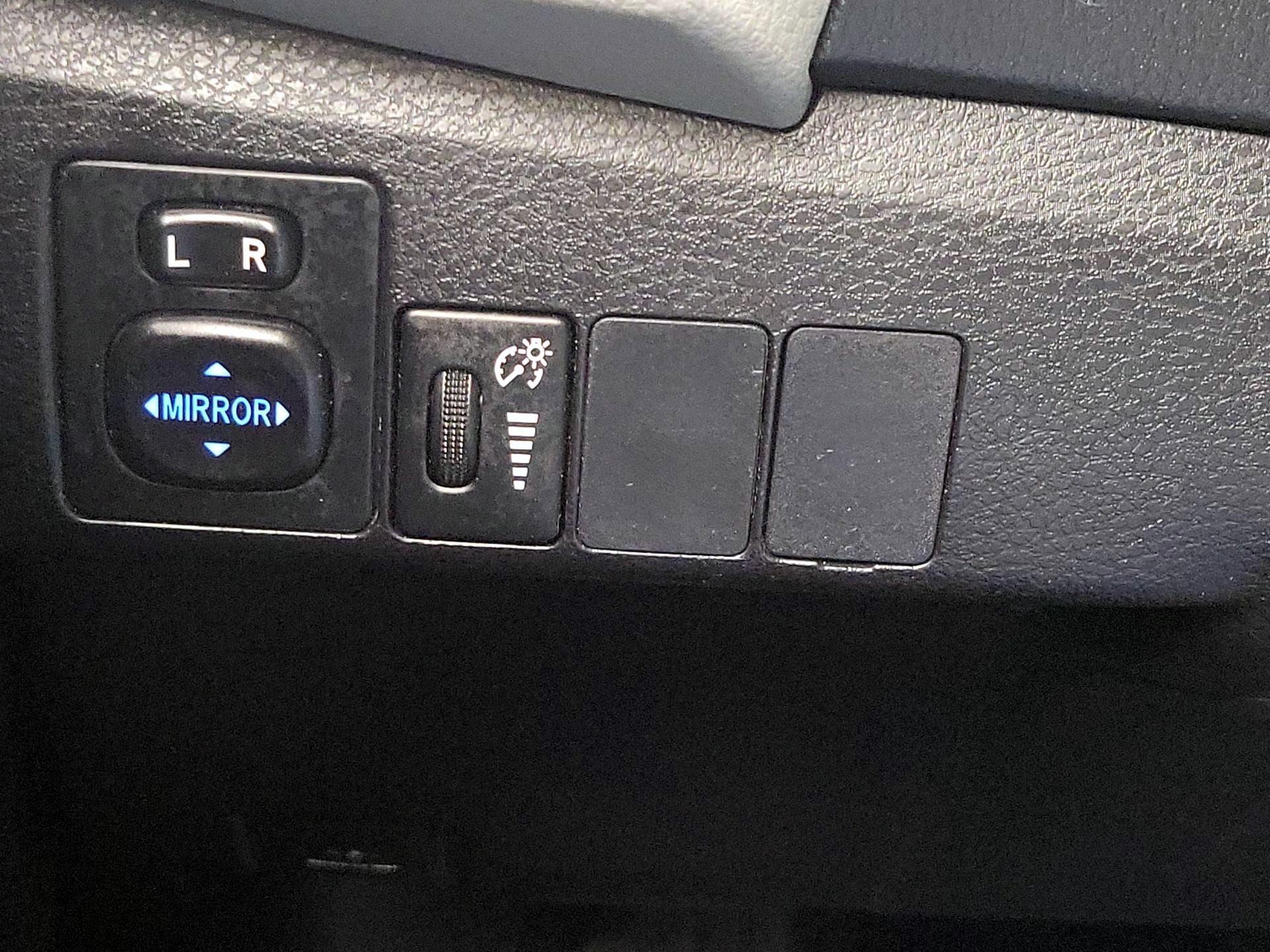 Thumbnail: 2015 Toyota Corolla - 13