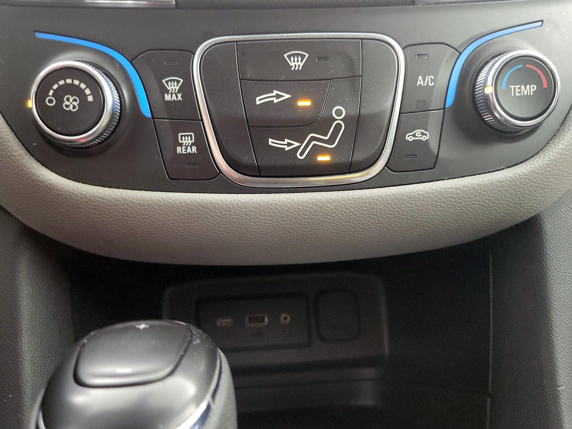 Thumbnail: 2020 Chevrolet Equinox - 16