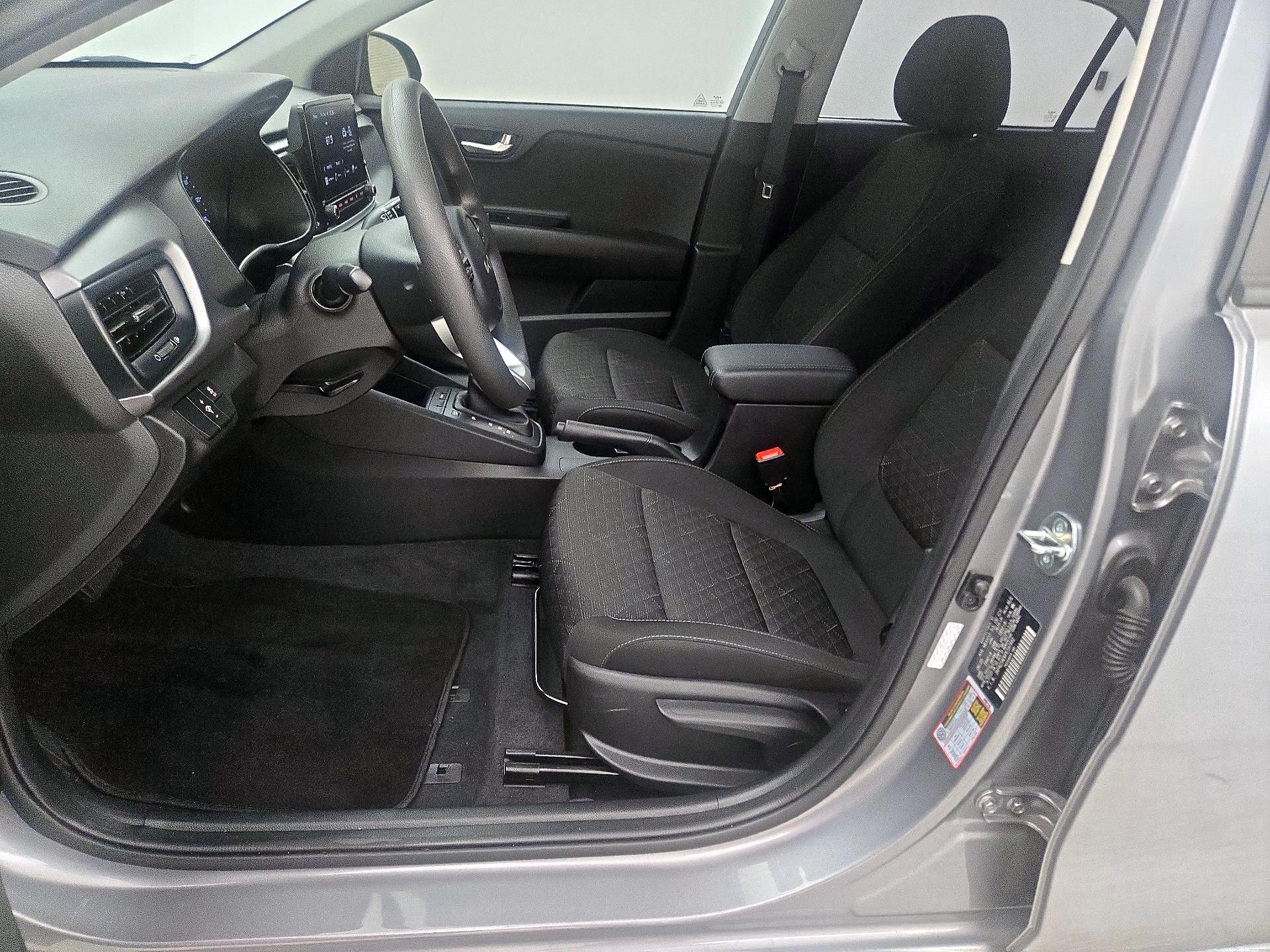 Thumbnail: 2023 Kia Rio - 11