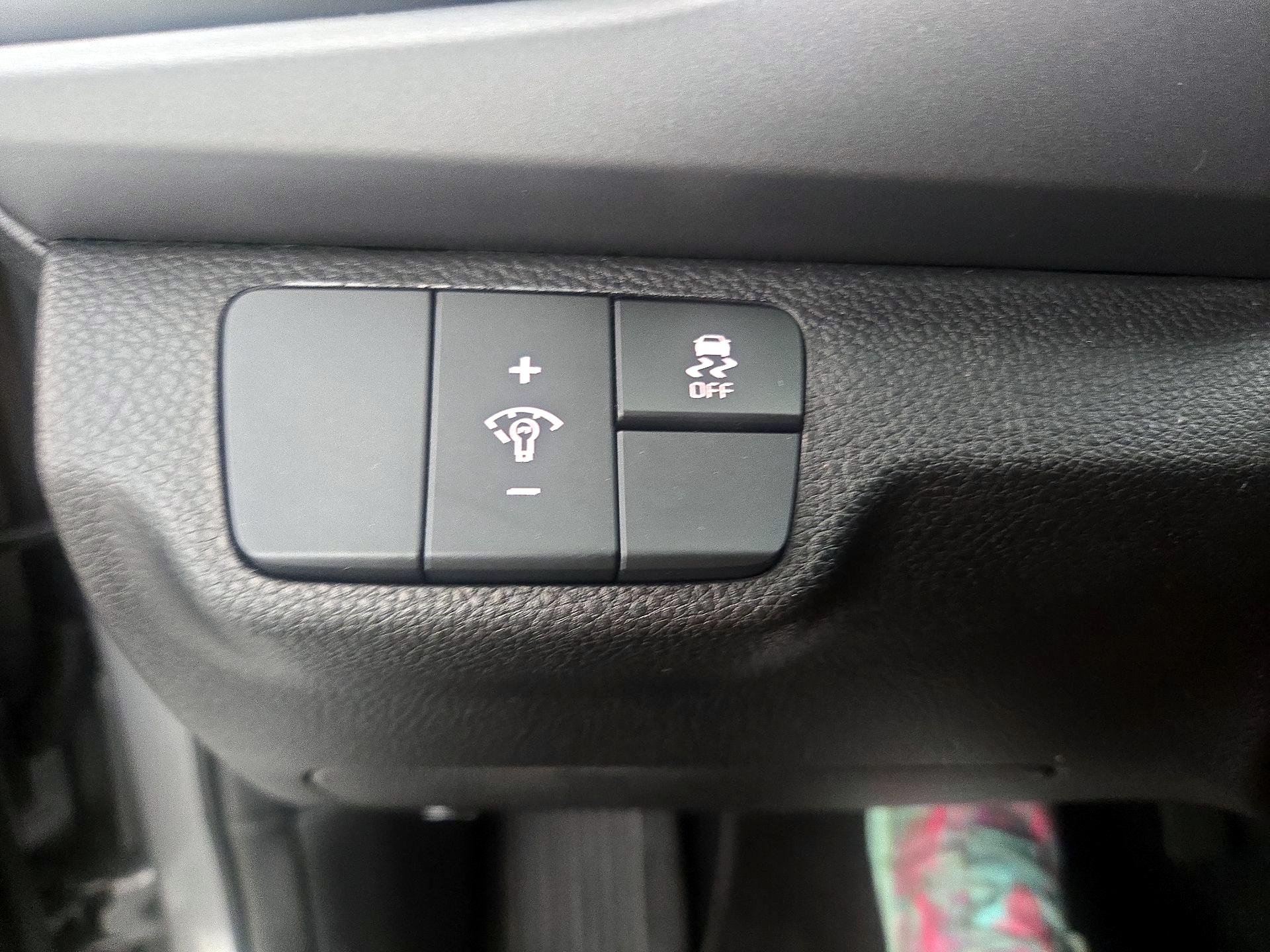 Thumbnail: 2023 Kia Rio - 13