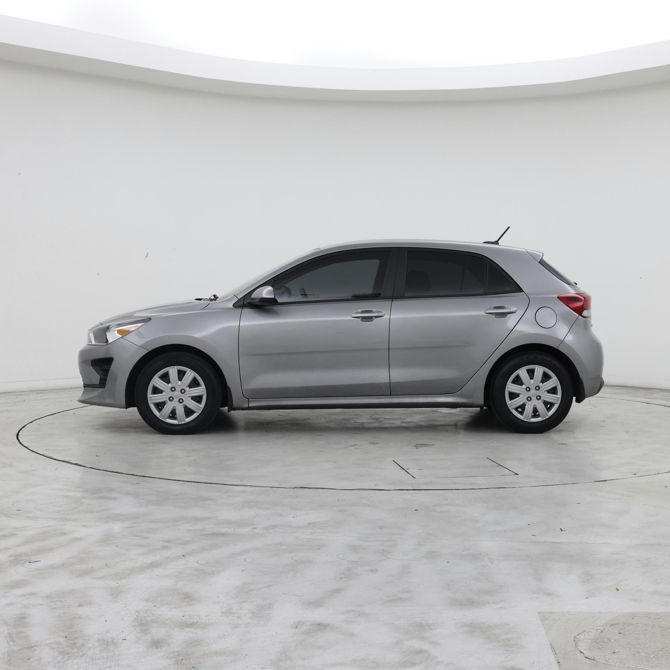 Thumbnail: 2023 Kia Rio - 3