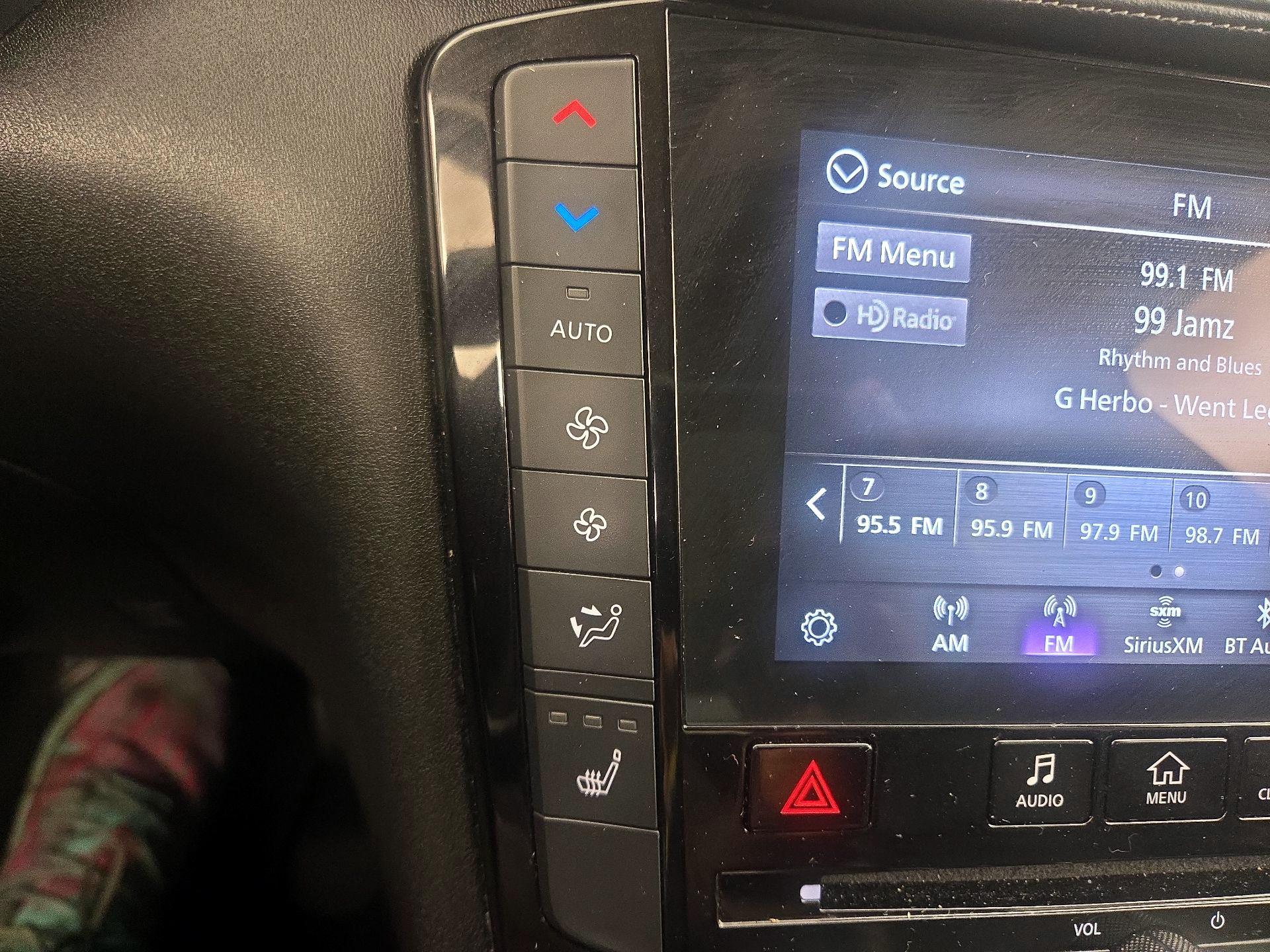 Thumbnail: 2021 INFINITI QX50 - 17