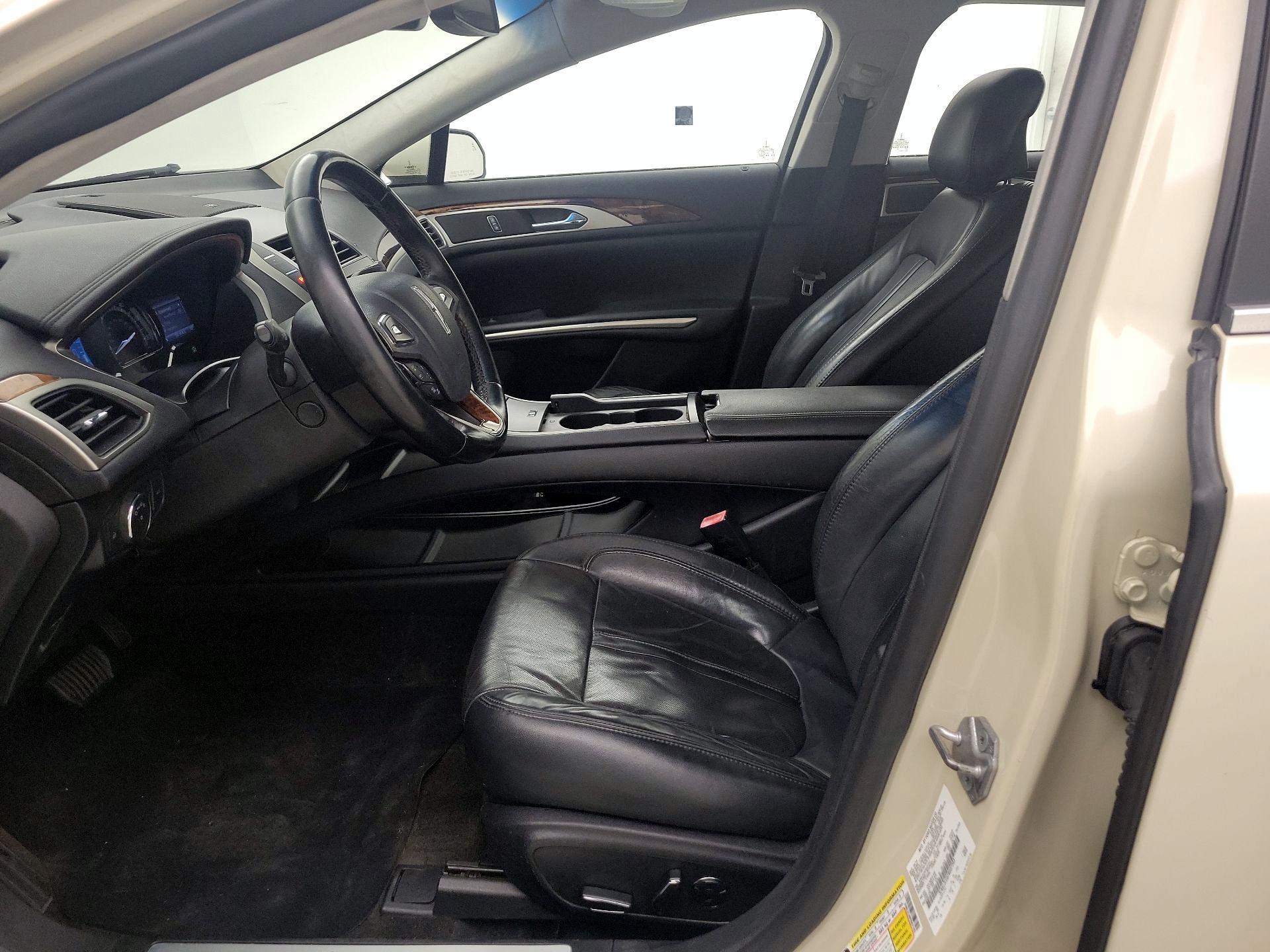 Thumbnail: 2015 Lincoln MKZ - 11