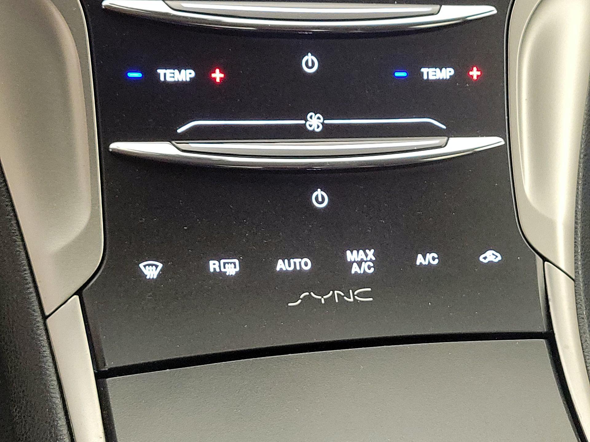 Thumbnail: 2015 Lincoln MKZ - 16