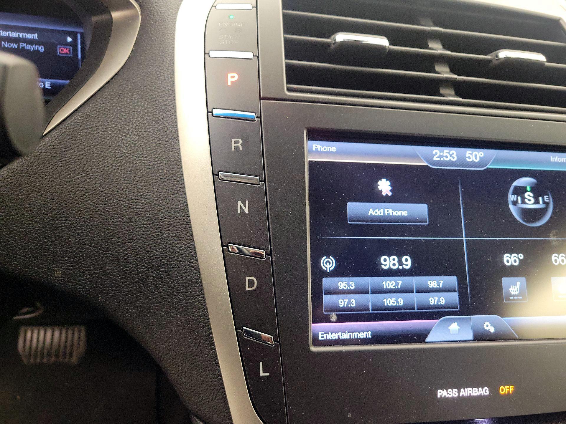 Thumbnail: 2015 Lincoln MKZ - 17