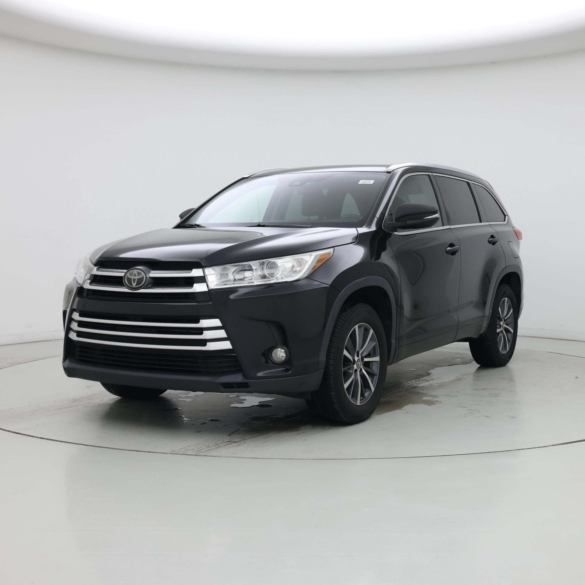 Thumbnail: 2017 Toyota Highlander - 4