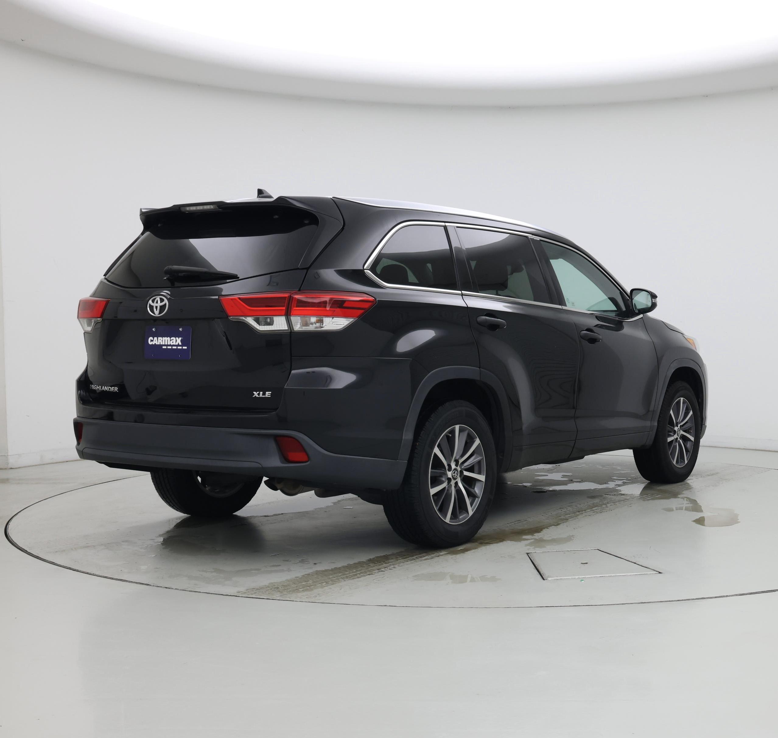 Thumbnail: 2017 Toyota Highlander - 8