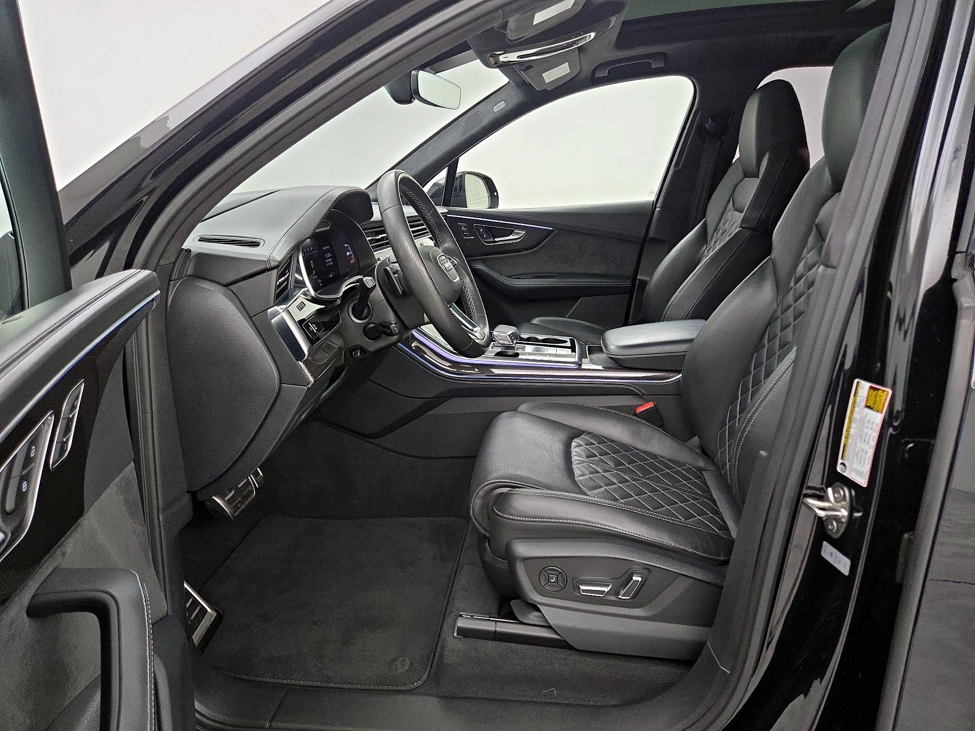 Thumbnail: 2021 Audi SQ7 - 11