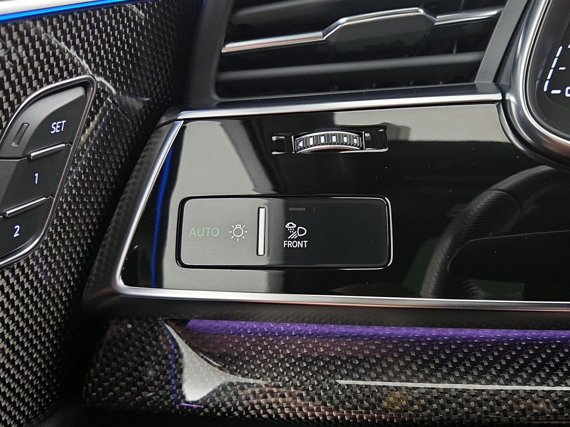 Thumbnail: 2021 Audi SQ7 - 13