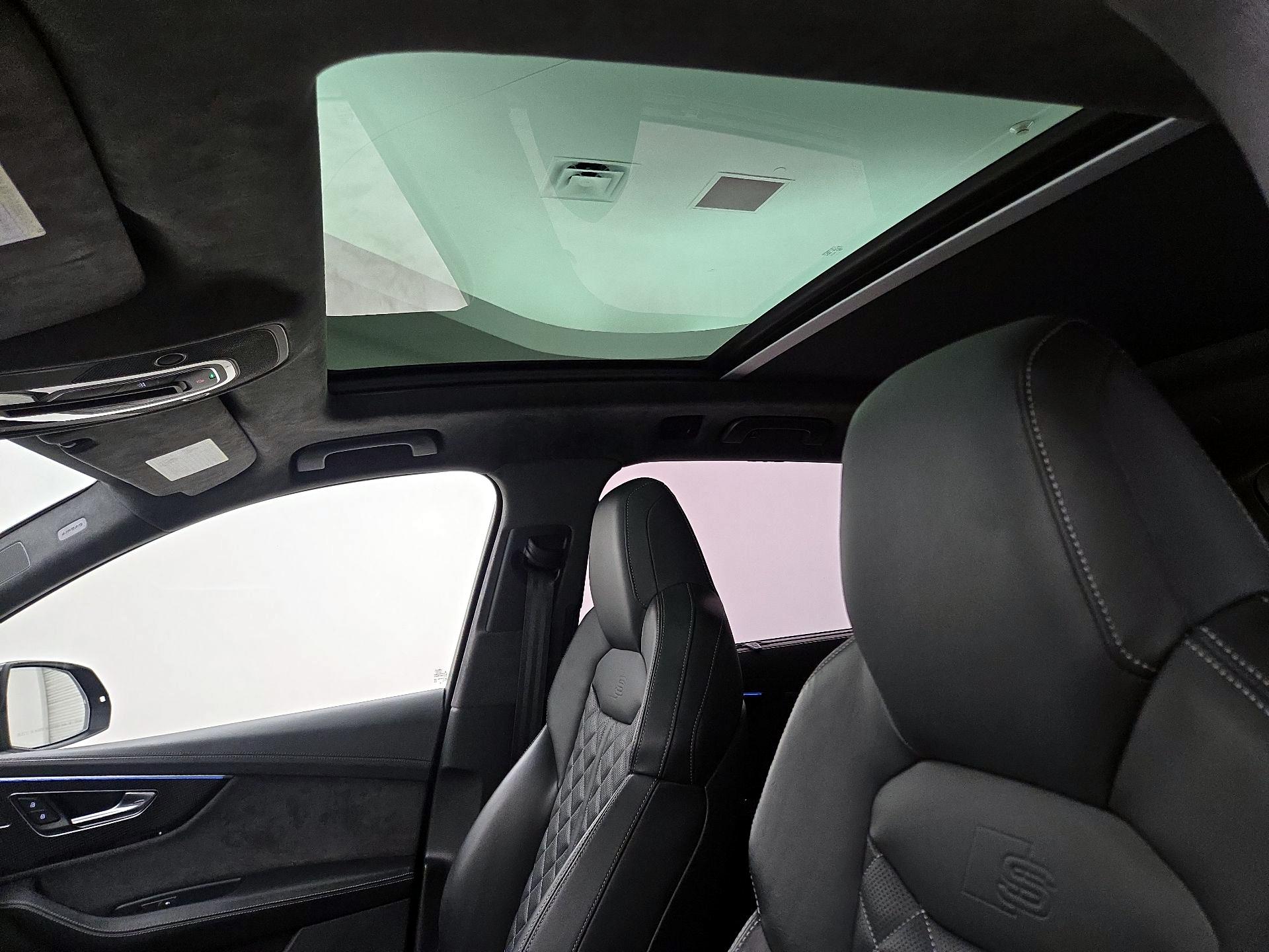 Thumbnail: 2021 Audi SQ7 - 20