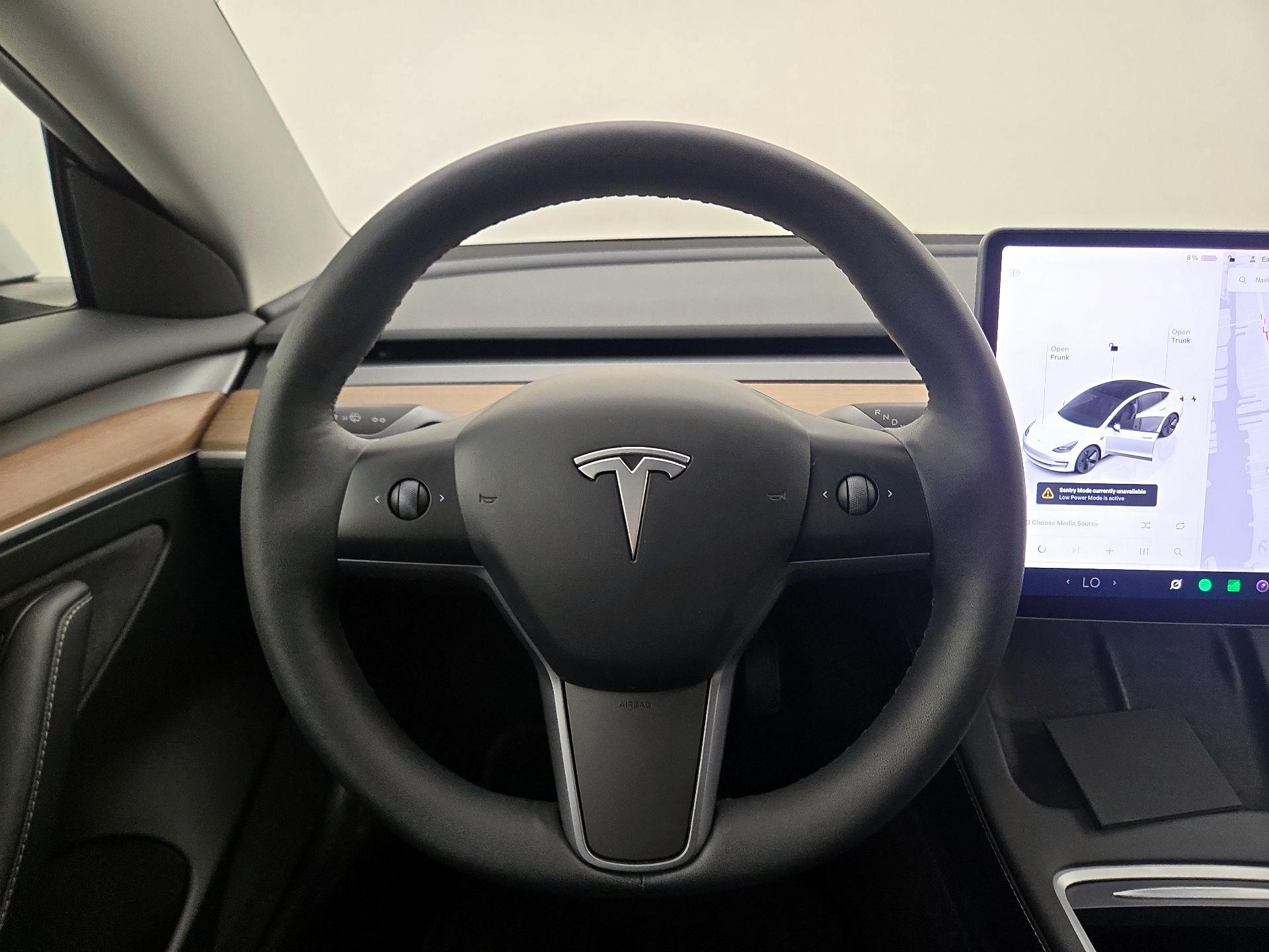 Thumbnail: 2023 Tesla Model 3 - 10