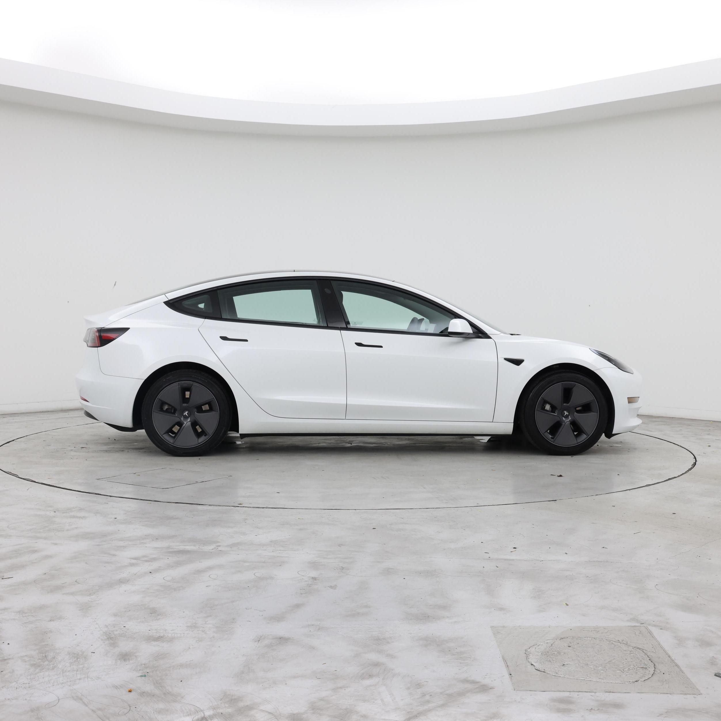 Thumbnail: 2023 Tesla Model 3 - 7