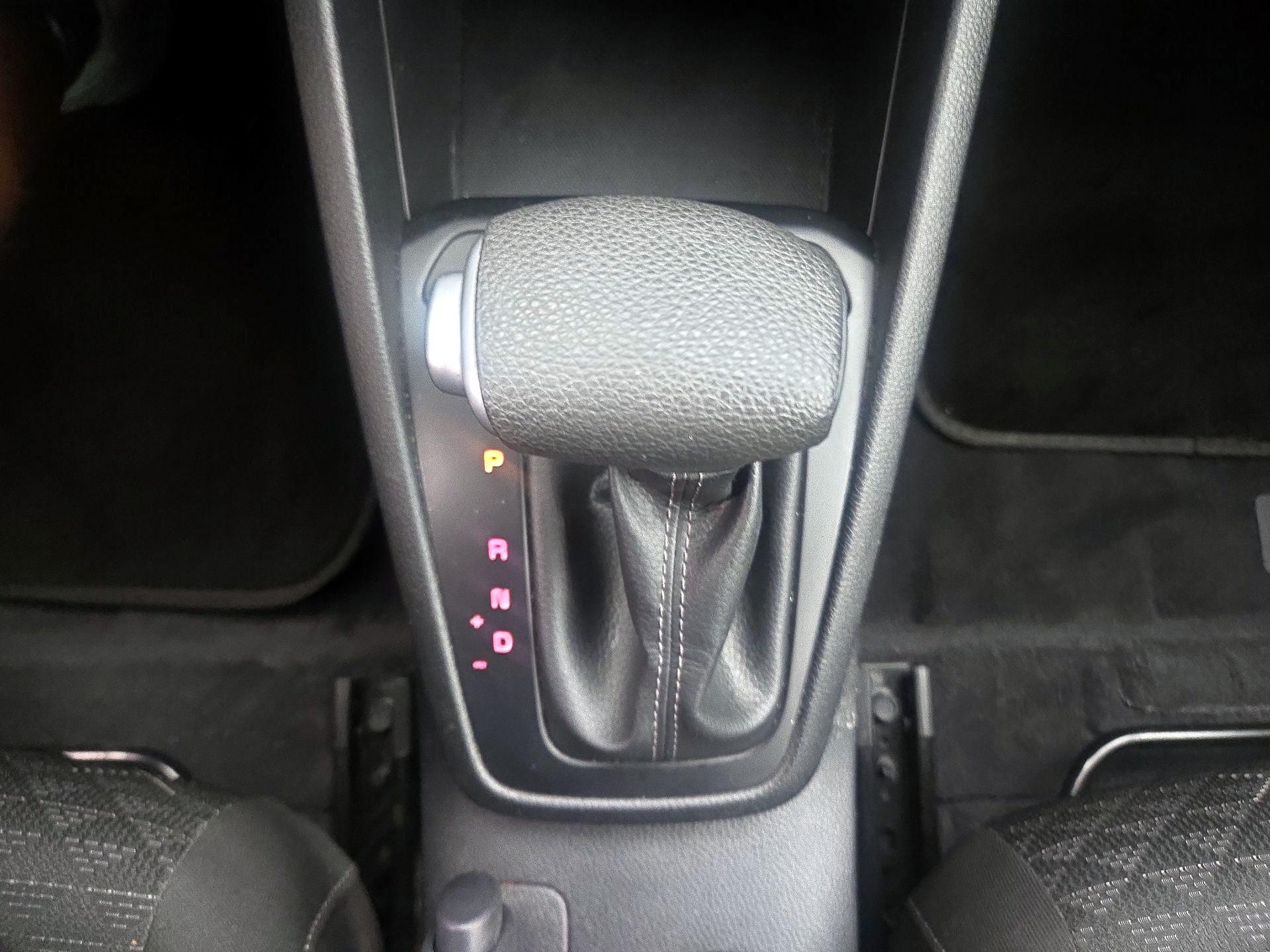 Thumbnail: 2023 Kia Rio - 17