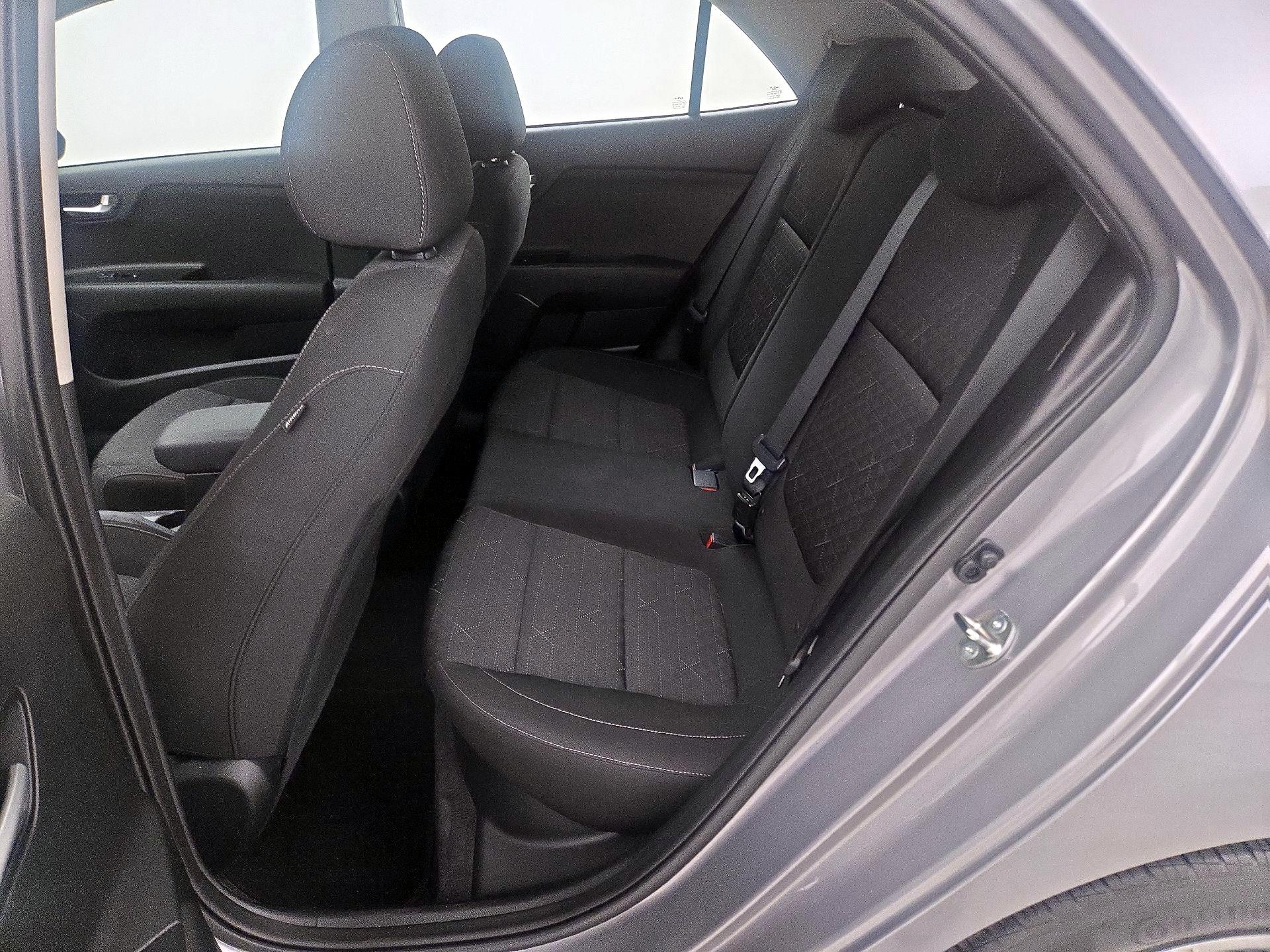 Thumbnail: 2023 Kia Rio - 19