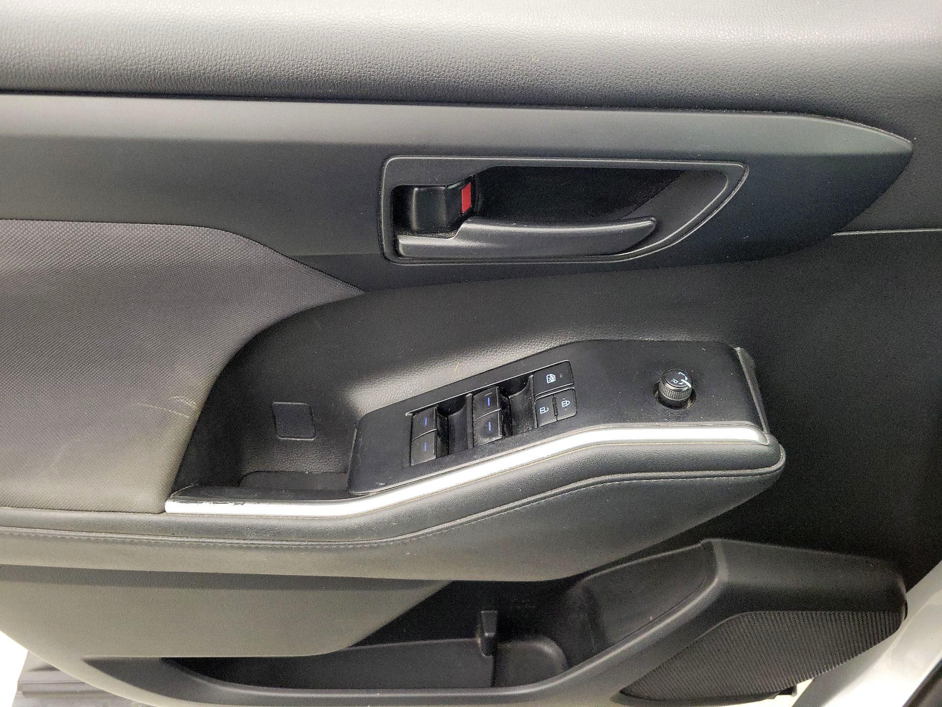 Thumbnail: 2021 Toyota Highlander - 12