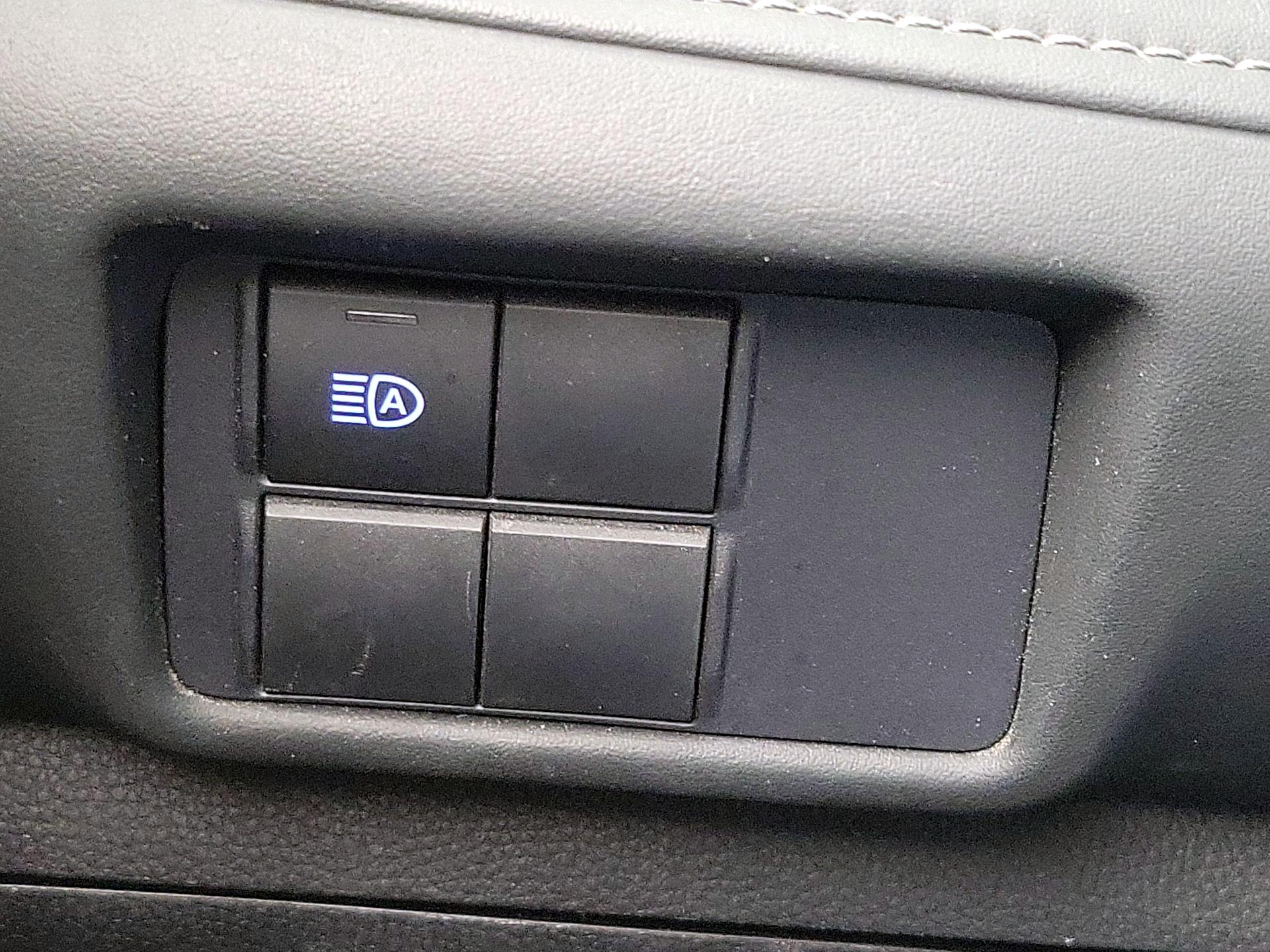 Thumbnail: 2021 Toyota Highlander - 13