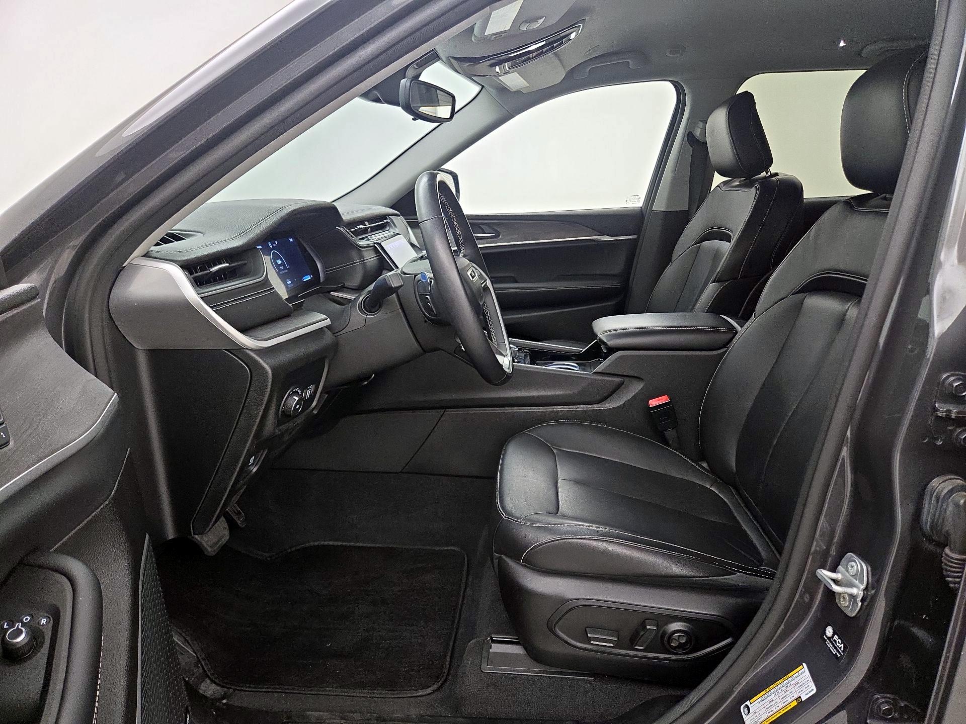 Thumbnail: 2022 Jeep Grand Cherokee - 11