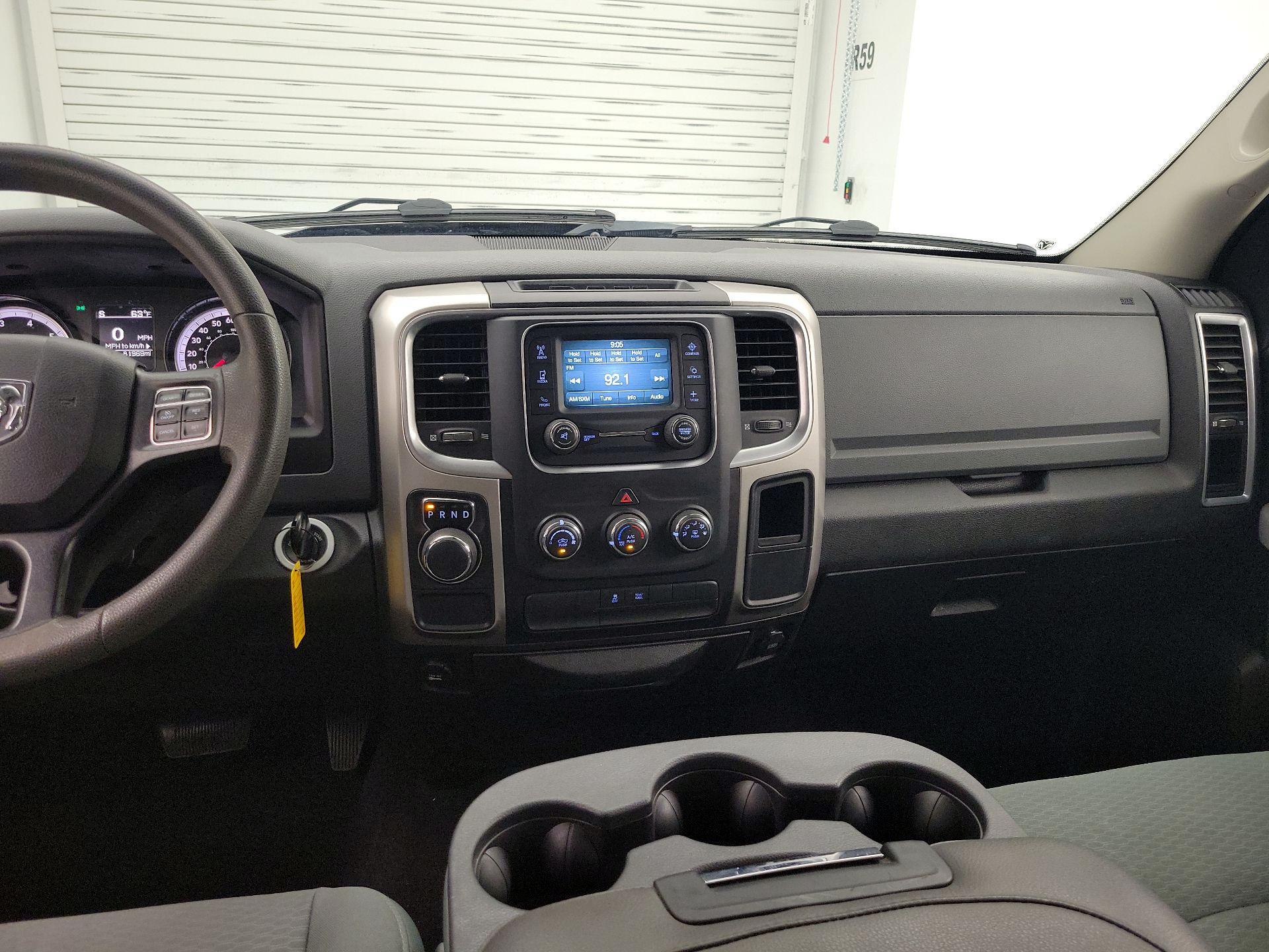 Thumbnail: 2019 RAM 1500 Classic - 9