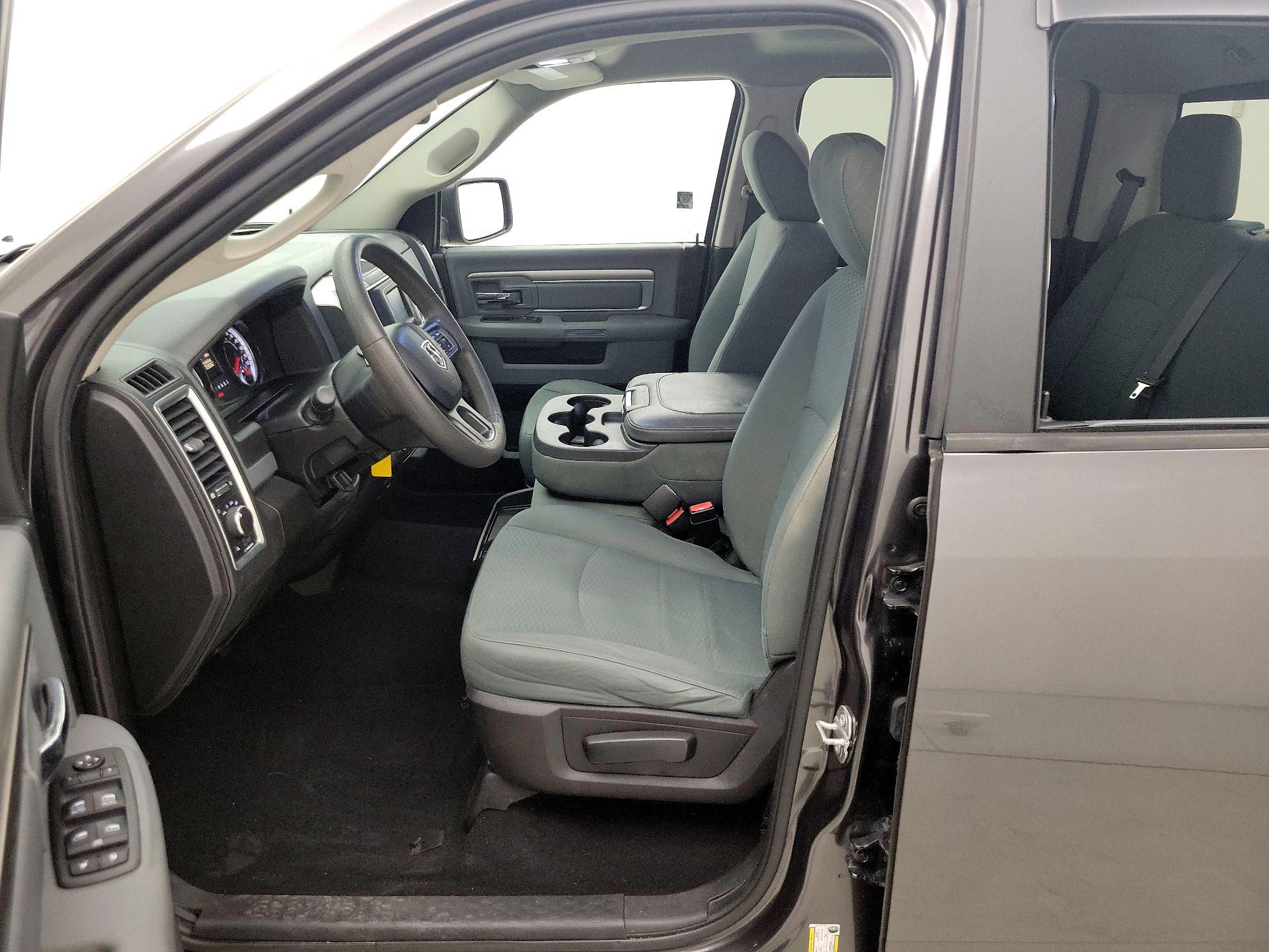 Thumbnail: 2019 RAM 1500 Classic - 11