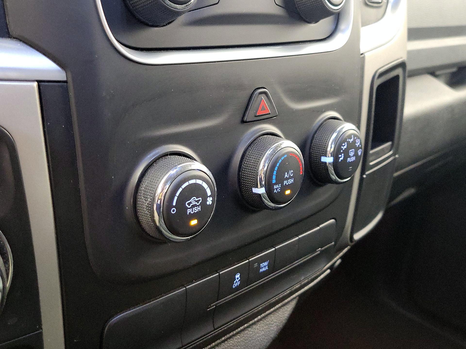 Thumbnail: 2019 RAM 1500 Classic - 16