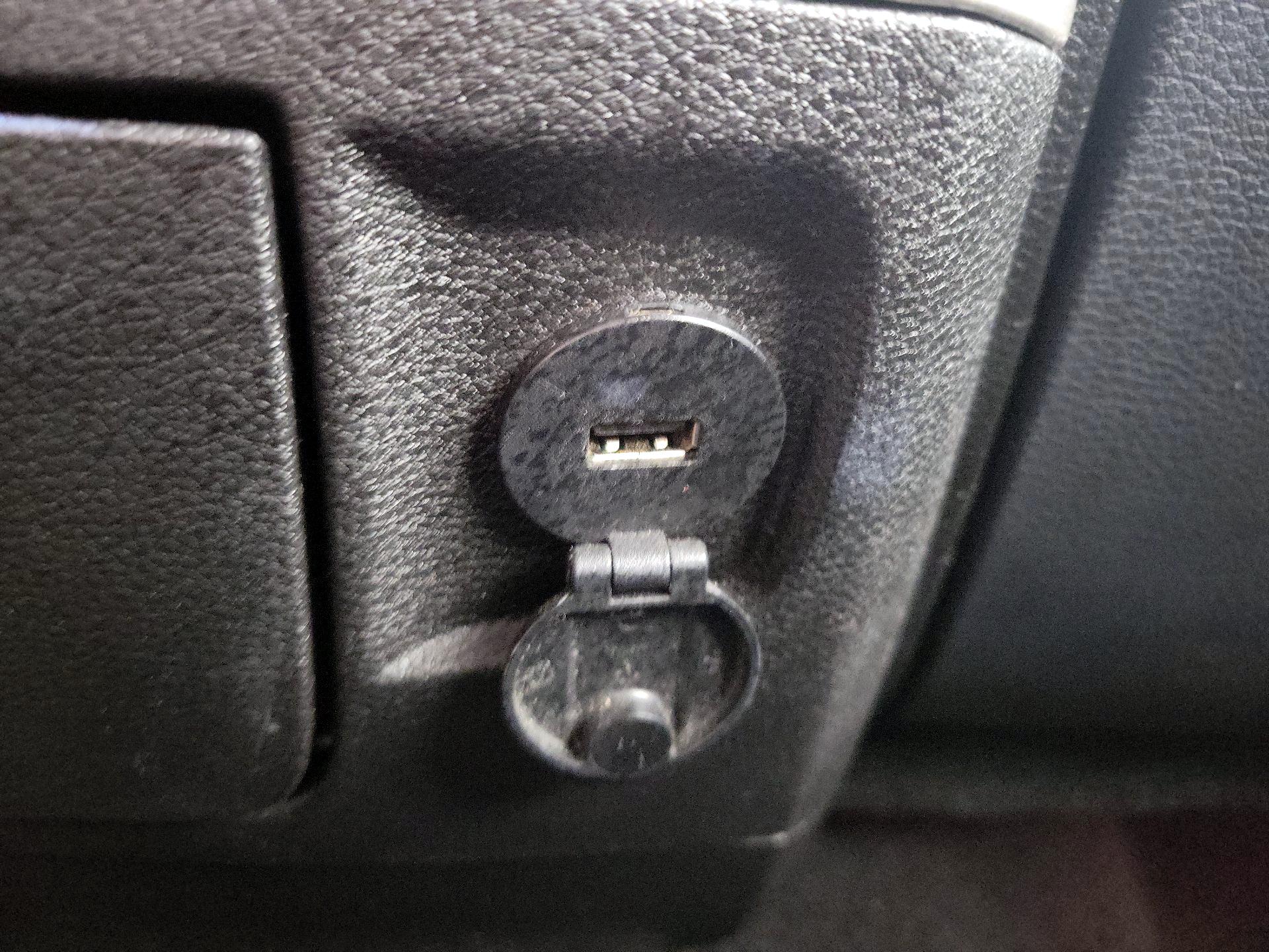 Thumbnail: 2019 RAM 1500 Classic - 18