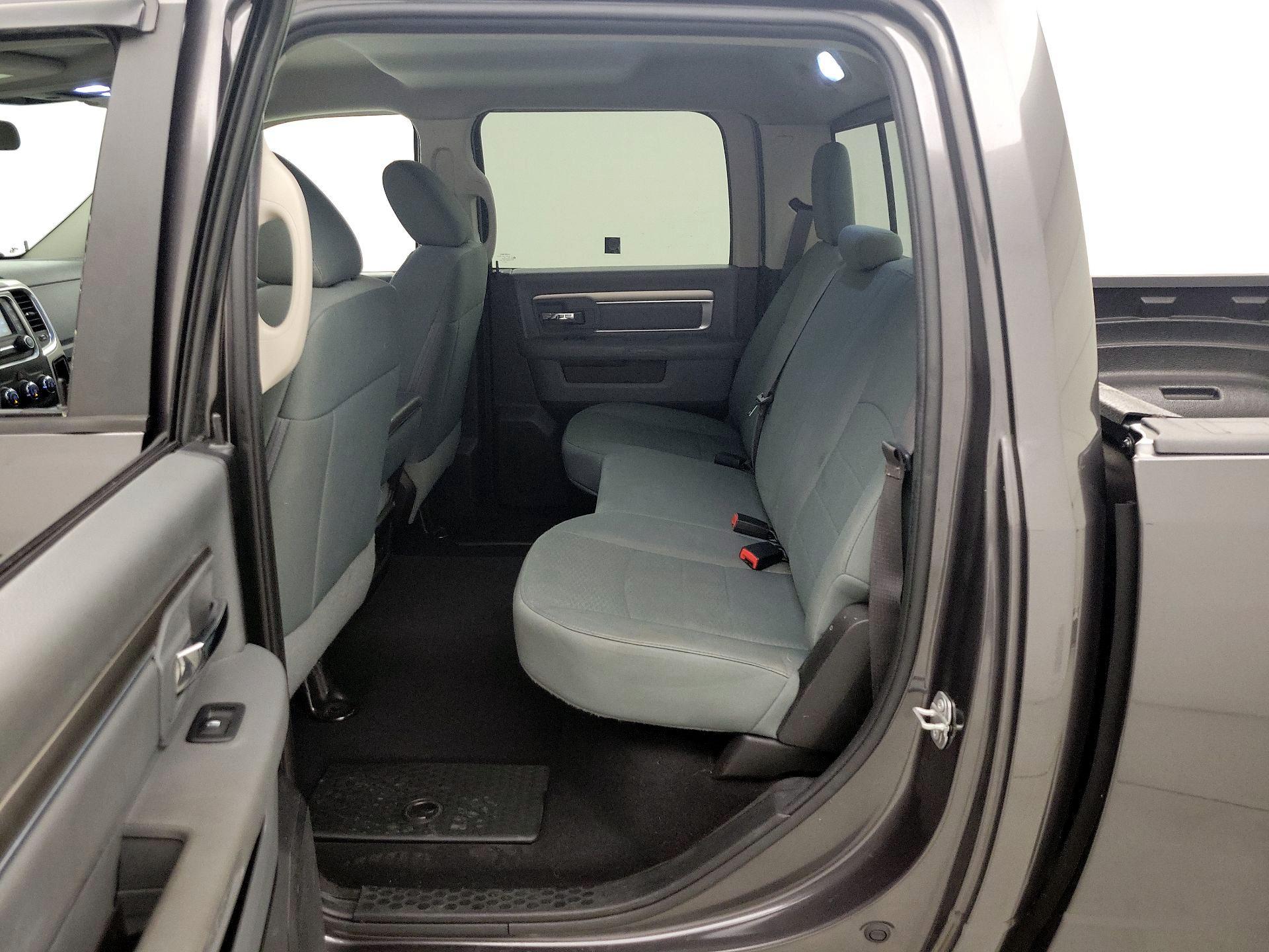 Thumbnail: 2019 RAM 1500 Classic - 19