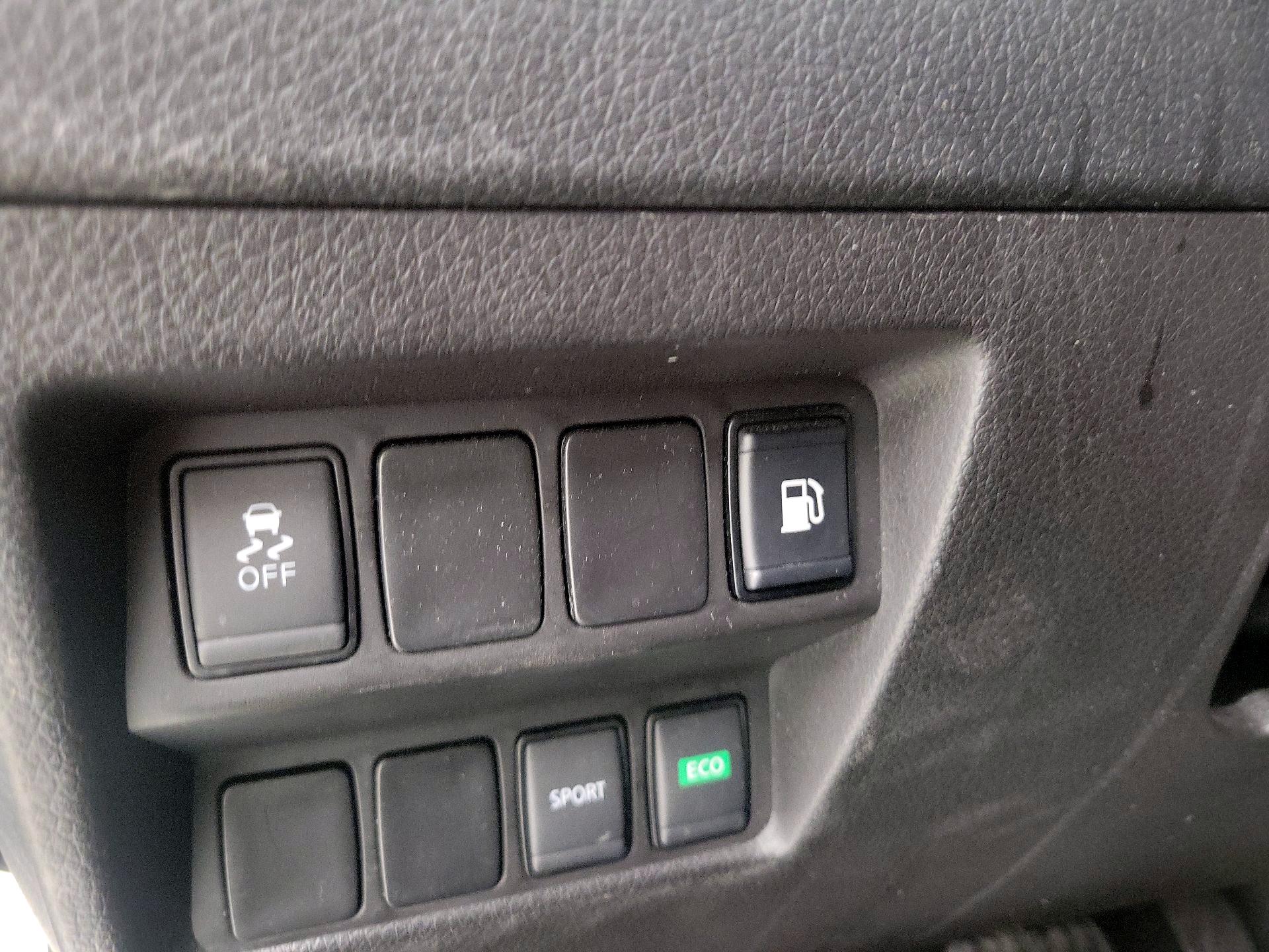 Thumbnail: 2018 Nissan Rogue - 13