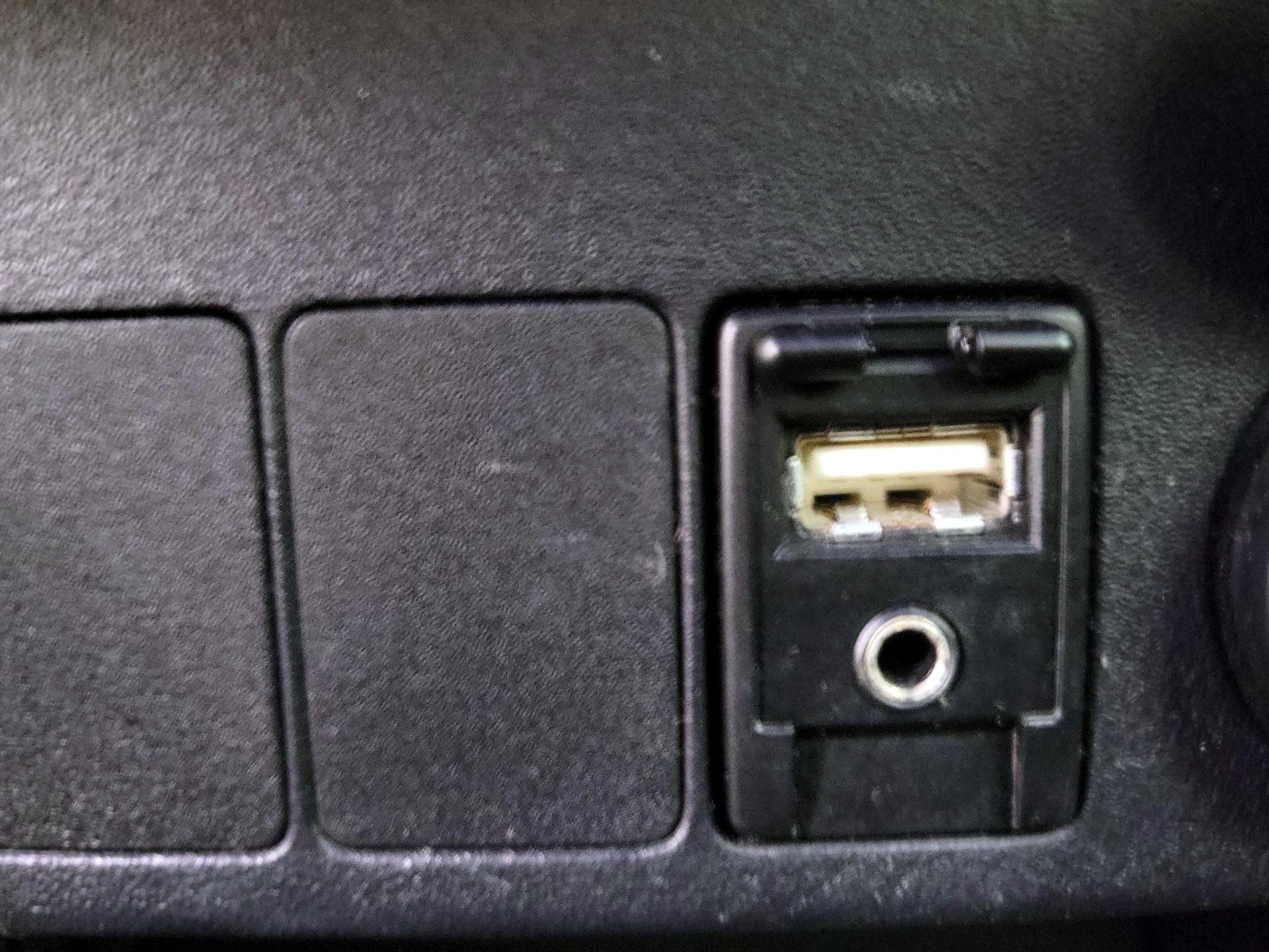 Thumbnail: 2017 Toyota RAV4 - 18