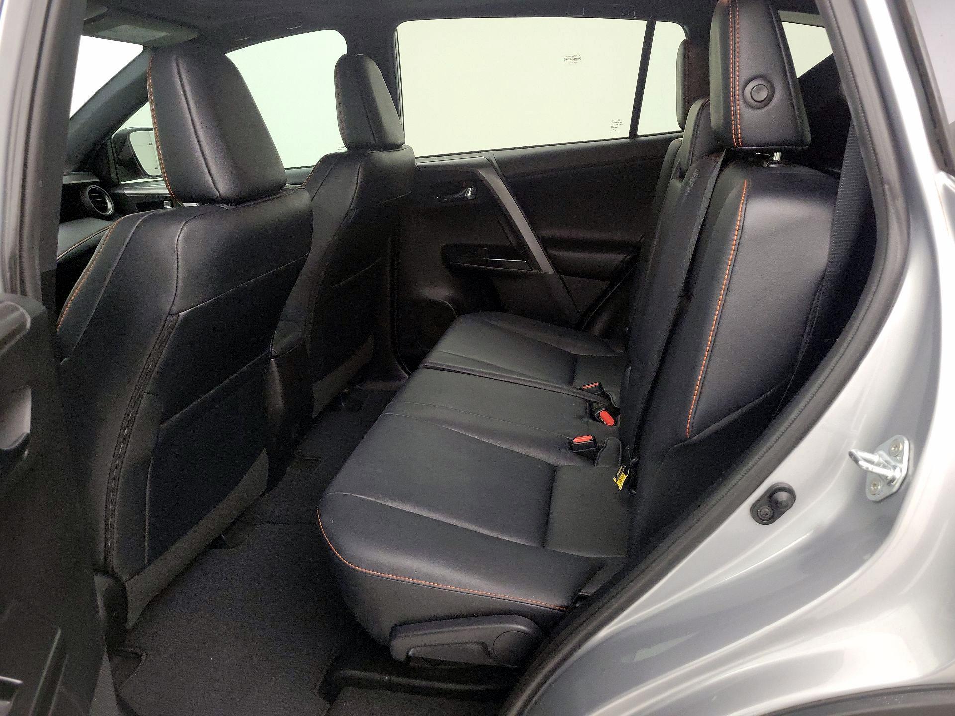 Thumbnail: 2017 Toyota RAV4 - 20