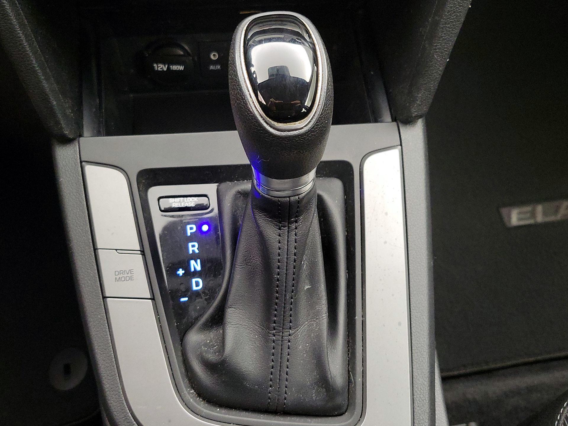 Thumbnail: 2018 Hyundai Elantra - 17