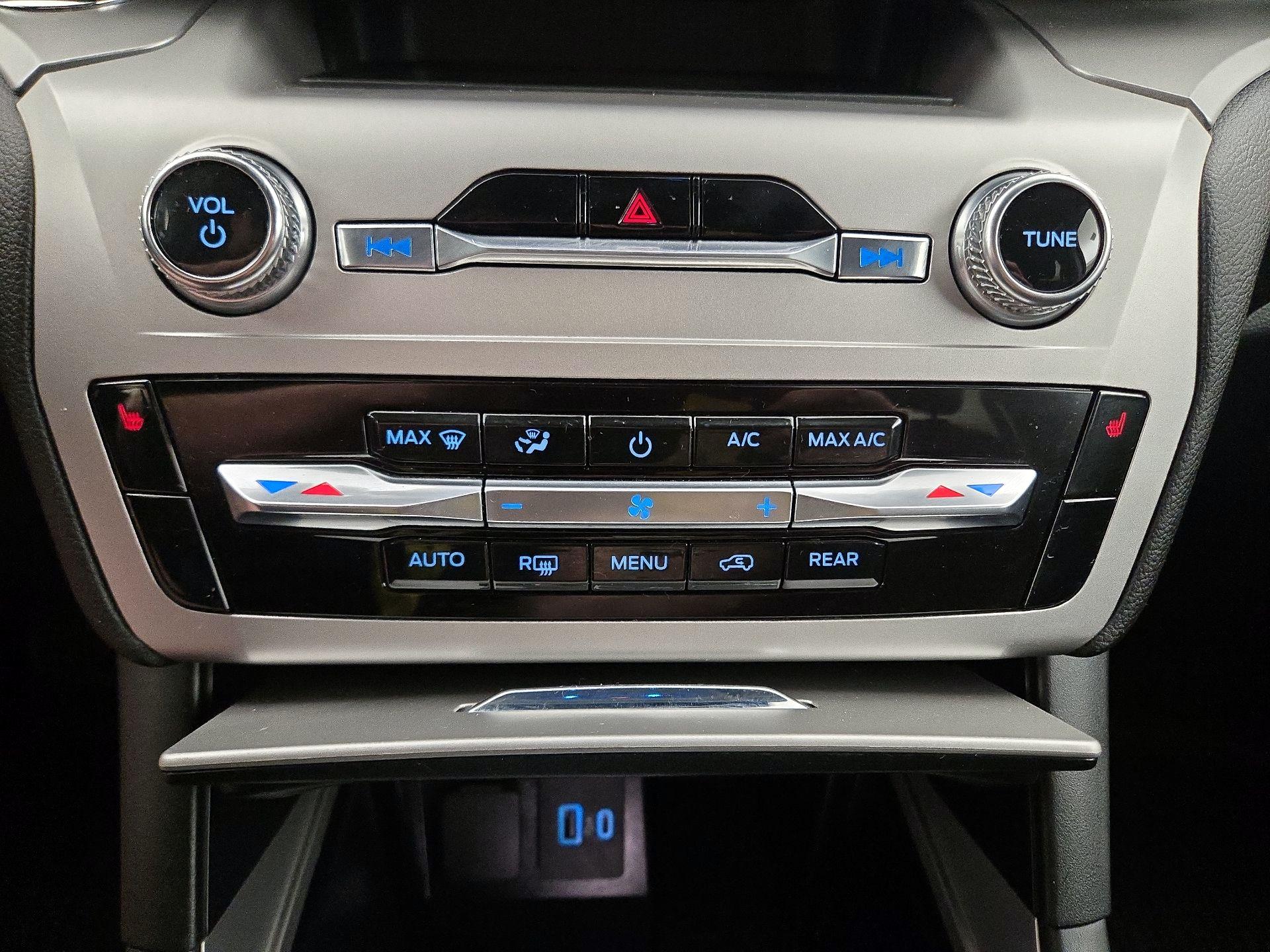 Thumbnail: 2022 Ford Explorer - 16