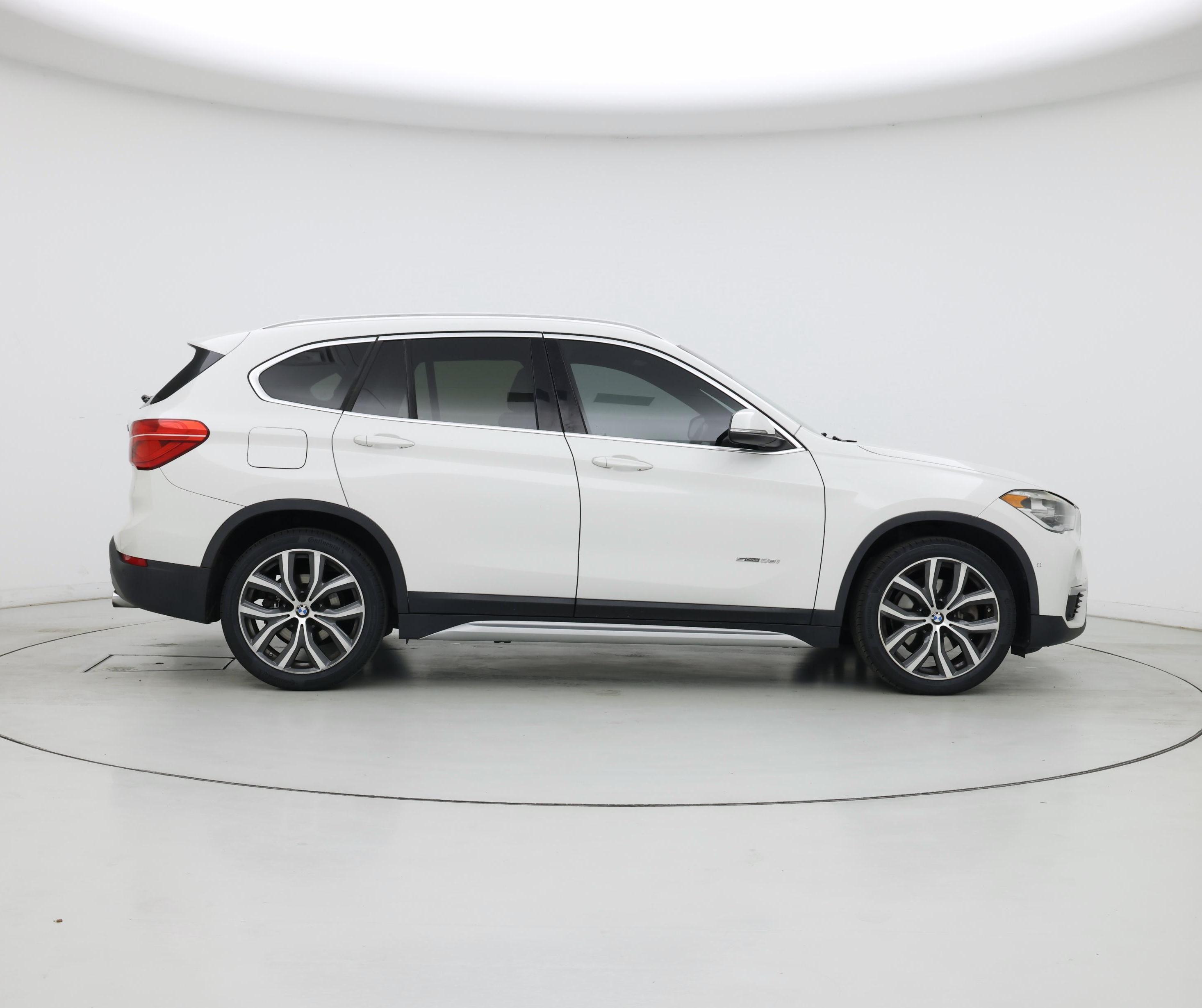 Thumbnail: 2017 BMW X1 - 7