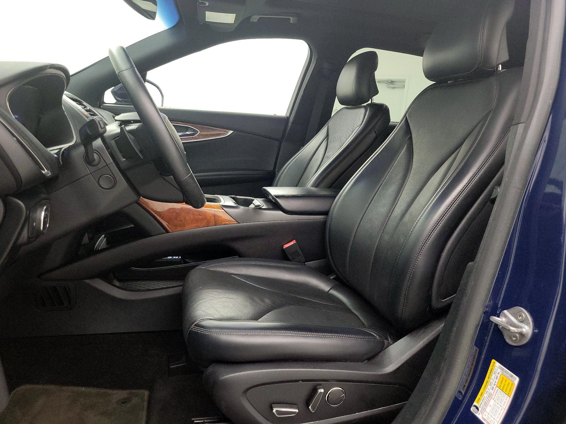 Thumbnail: 2019 Lincoln Nautilus - 11