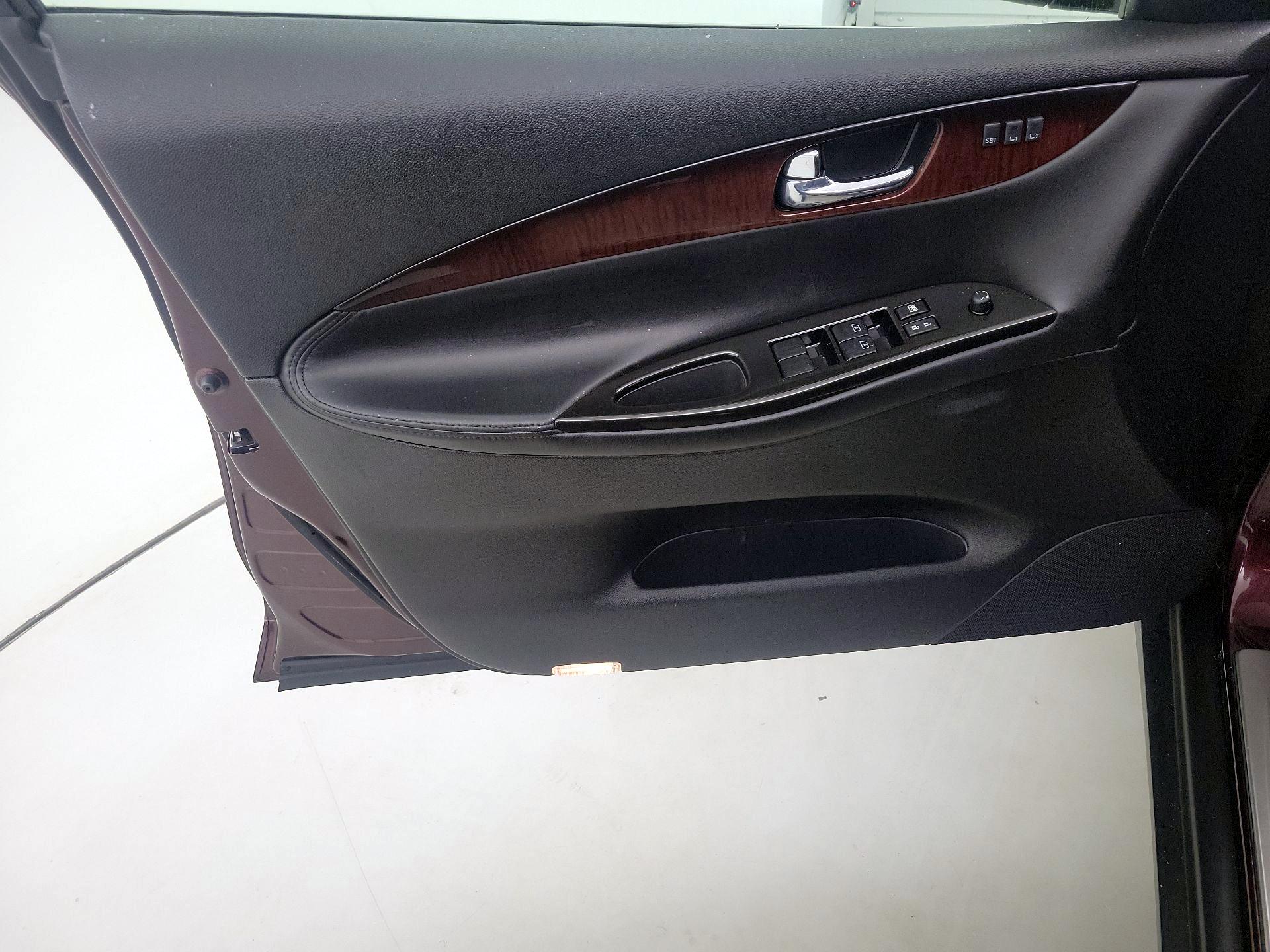 Thumbnail: 2016 INFINITI QX50 - 12