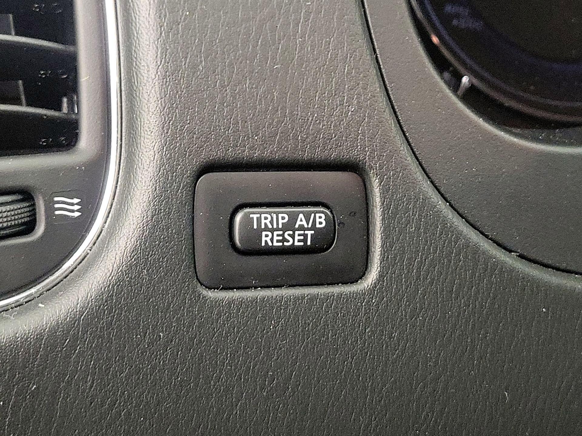 Thumbnail: 2016 INFINITI QX50 - 13